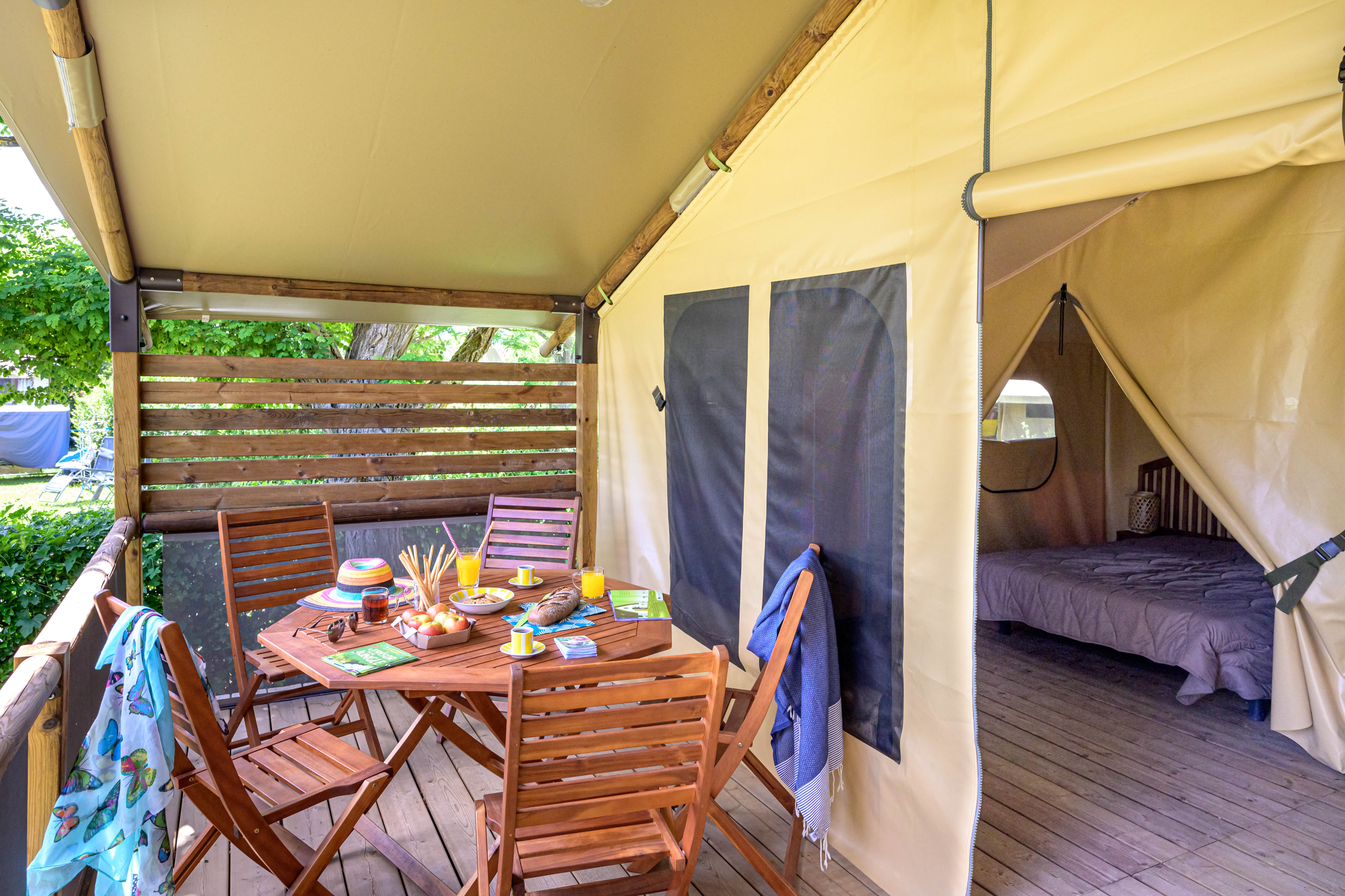 Lodge Bali Confort — Tente lodge avec spa à Hauterives (Drôme) à Hauterives — cuisine