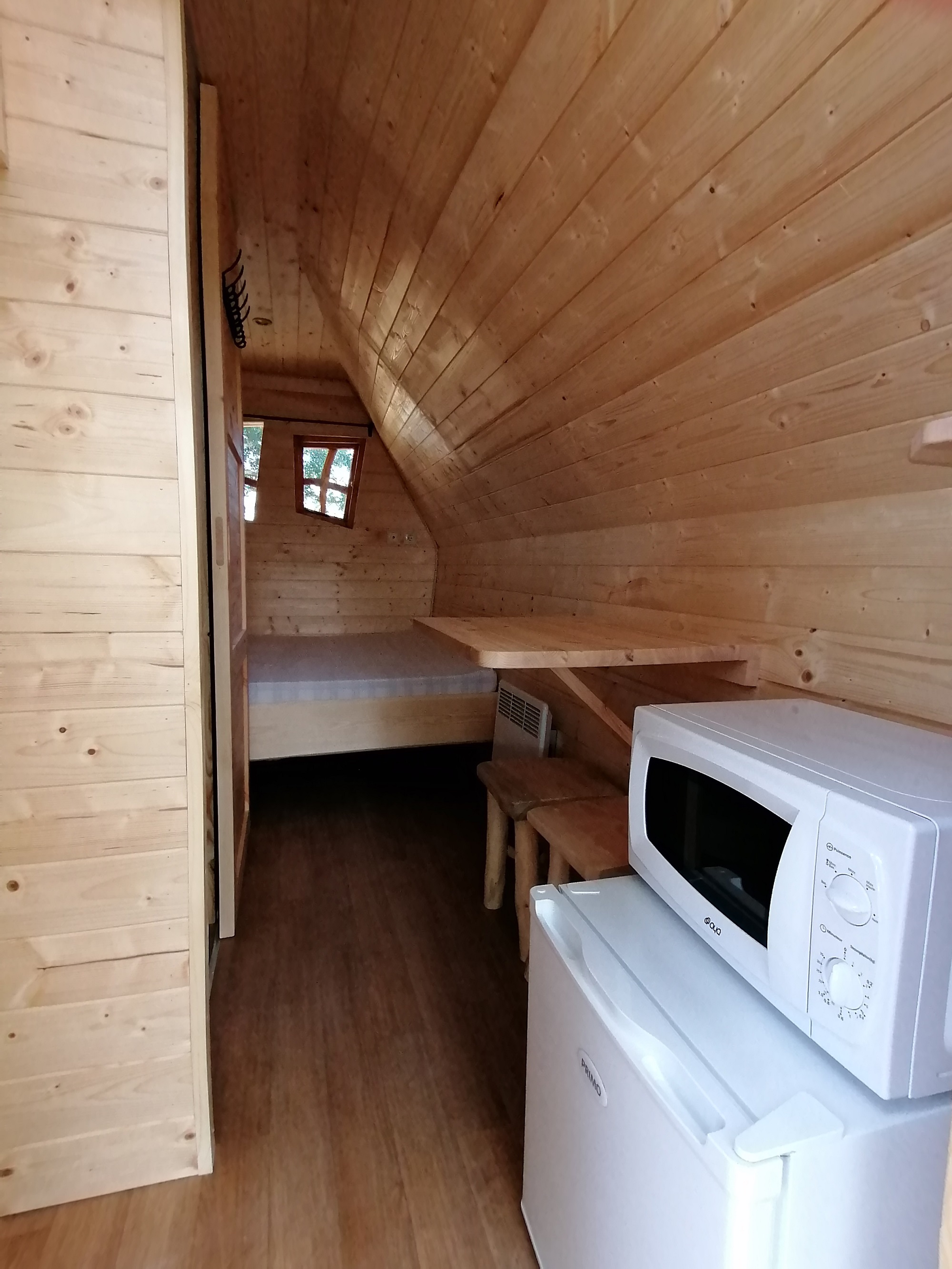 Petite Cabane de la Gare — Séjour romantique avec spa à Lurey (Marne) à Esclavolles-Lurey — cuisine