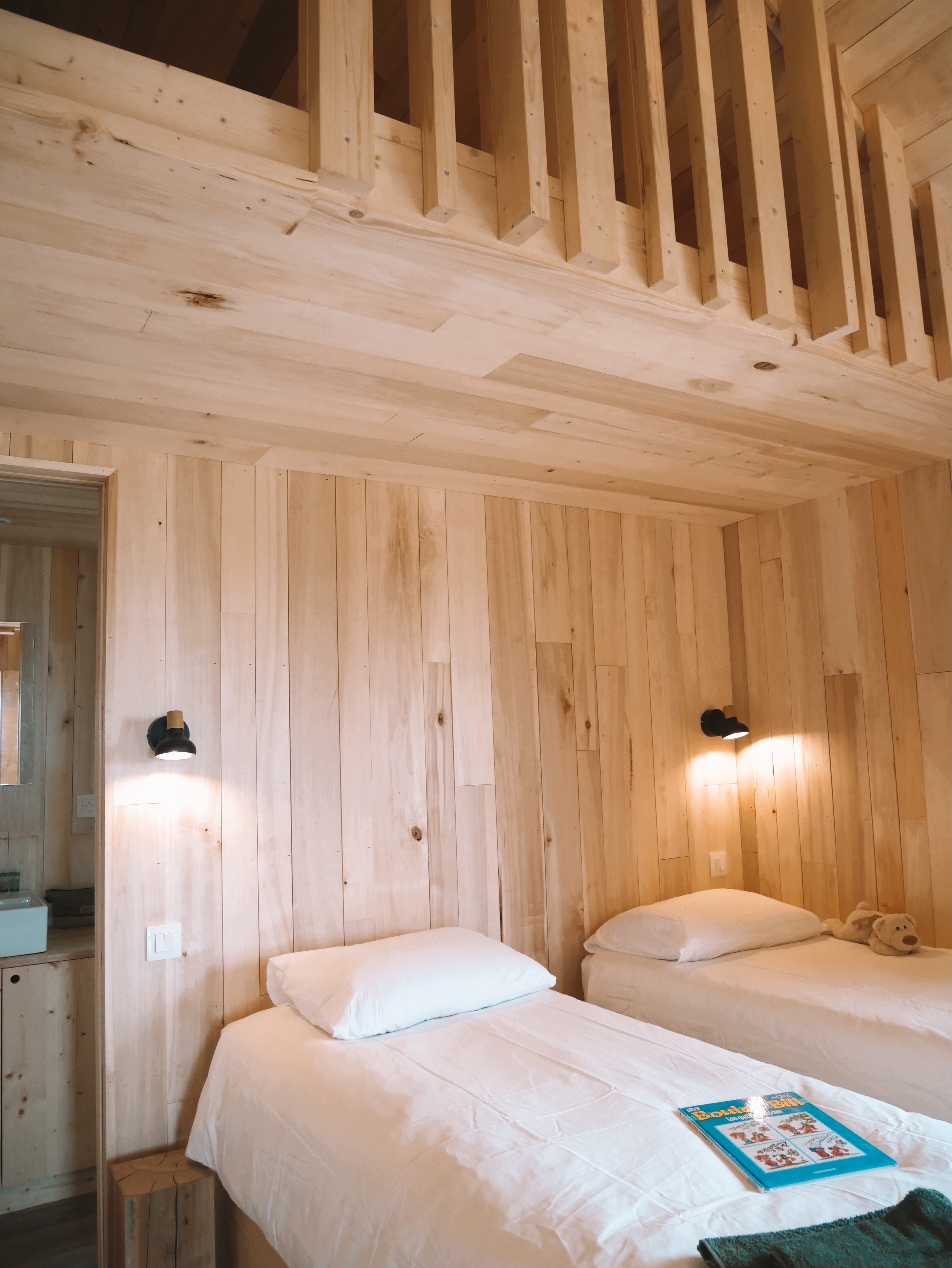 Les Maisons en Bois — Chalet avec spa à Dordogne à Alles-sur-Dordogne — chambre