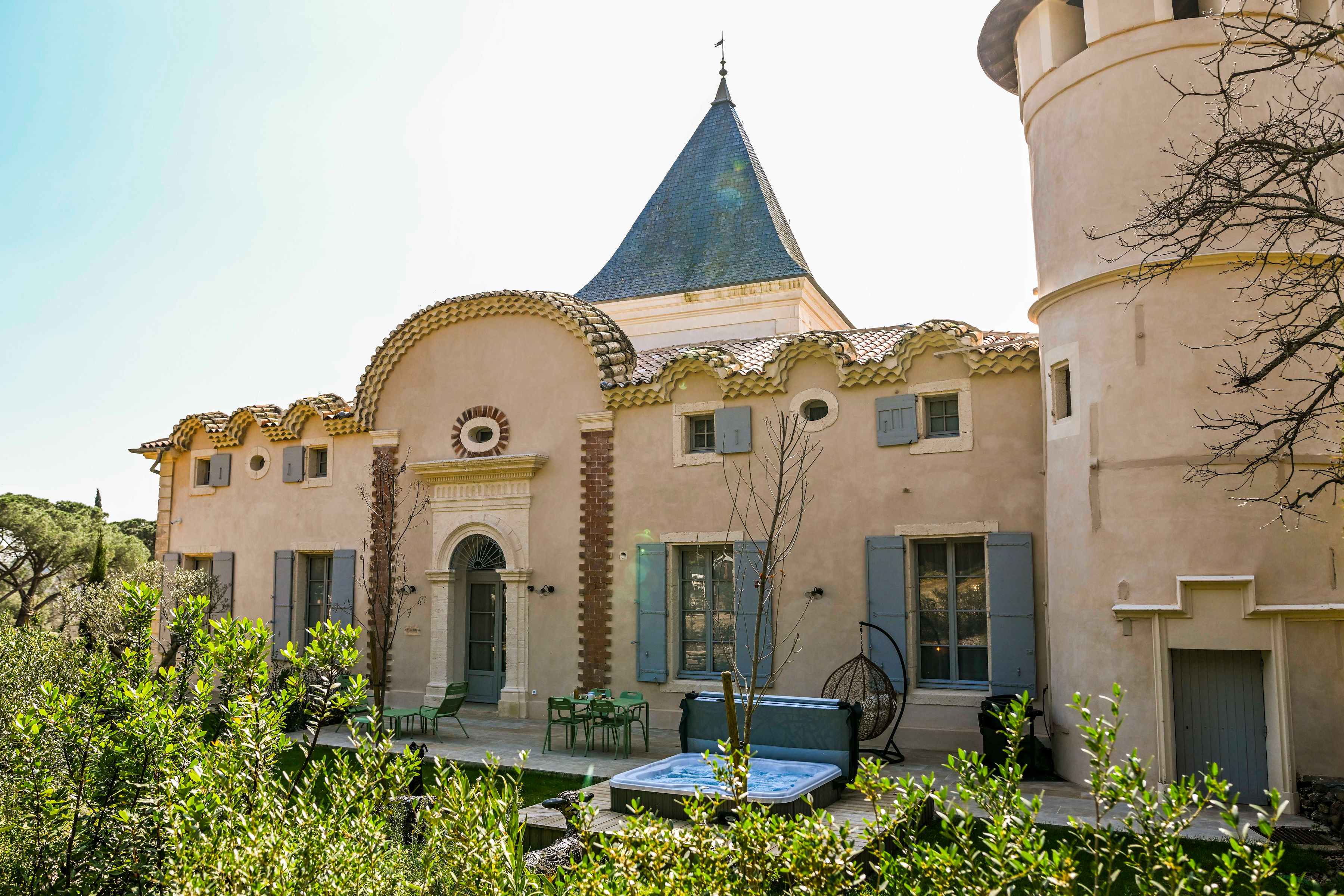 Le Pavillon du Château : une évasion sensorielle — Château à Pezenas