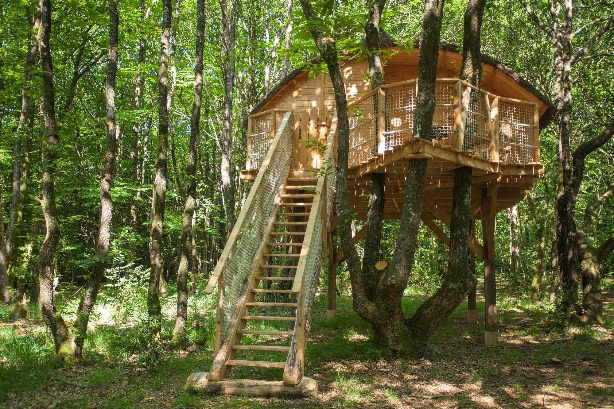 Cabane Tinto : une escapade dans les arbres en Bretagne à Pleyber-Christ — vue intérieure