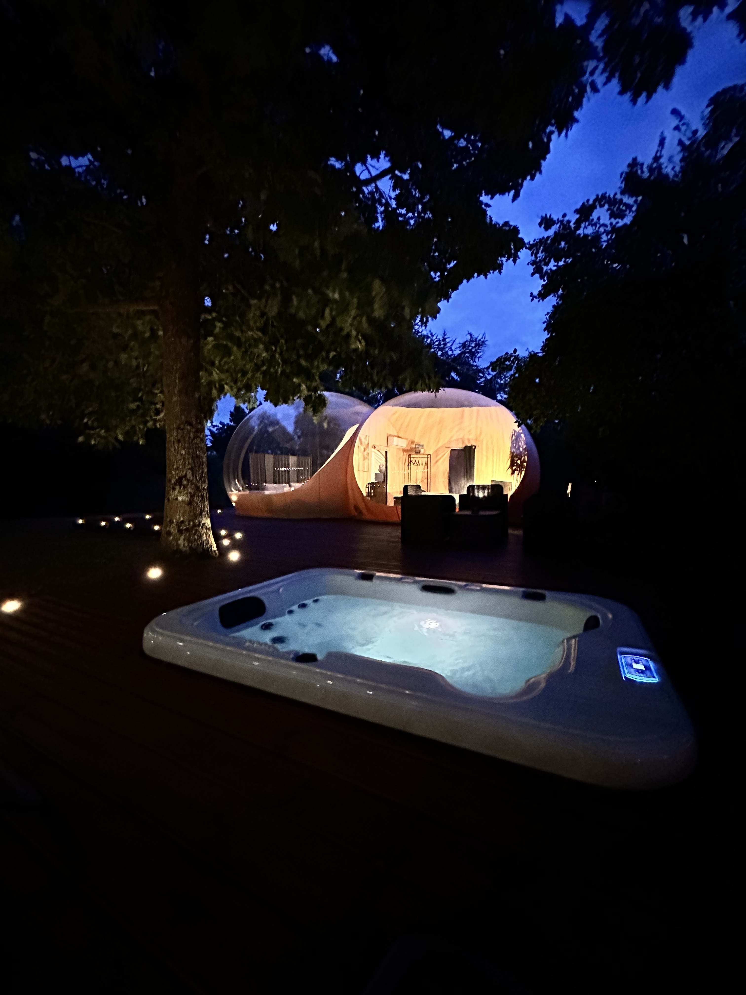 Photo 3/9 — Bulle « Évasion dans une bulle avec spa privatif en Midi-Pyrénées » à Rieumes Haute-Garonne