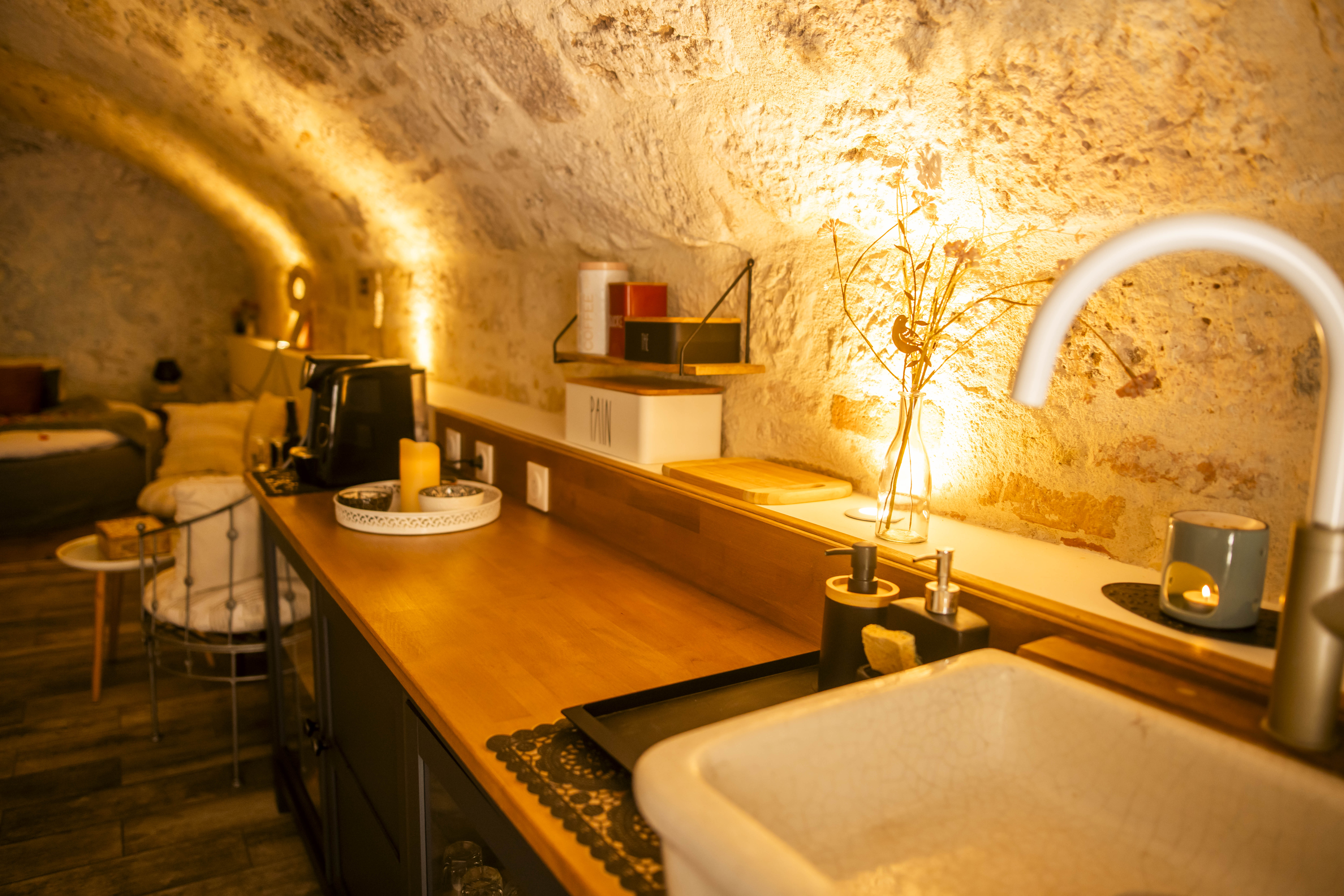 Le Secret & Spa : une maison troglodyte au cœur du Quercy à Montpezat De Quercy — environnement naturel
