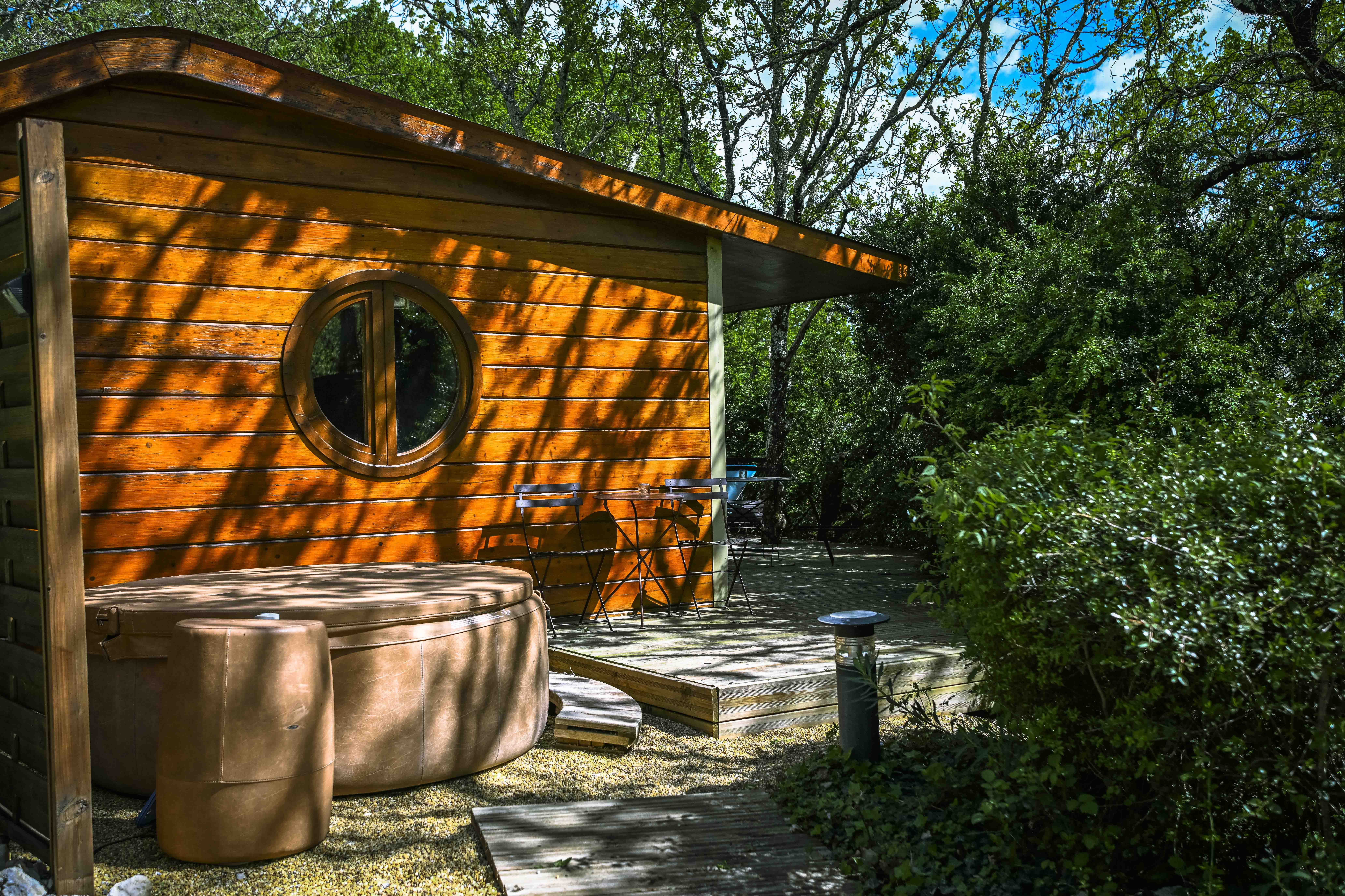Cabane de Sam & Spa : une évasion sensorielle en Rhône-Alpes à Vogüé — espace de vie