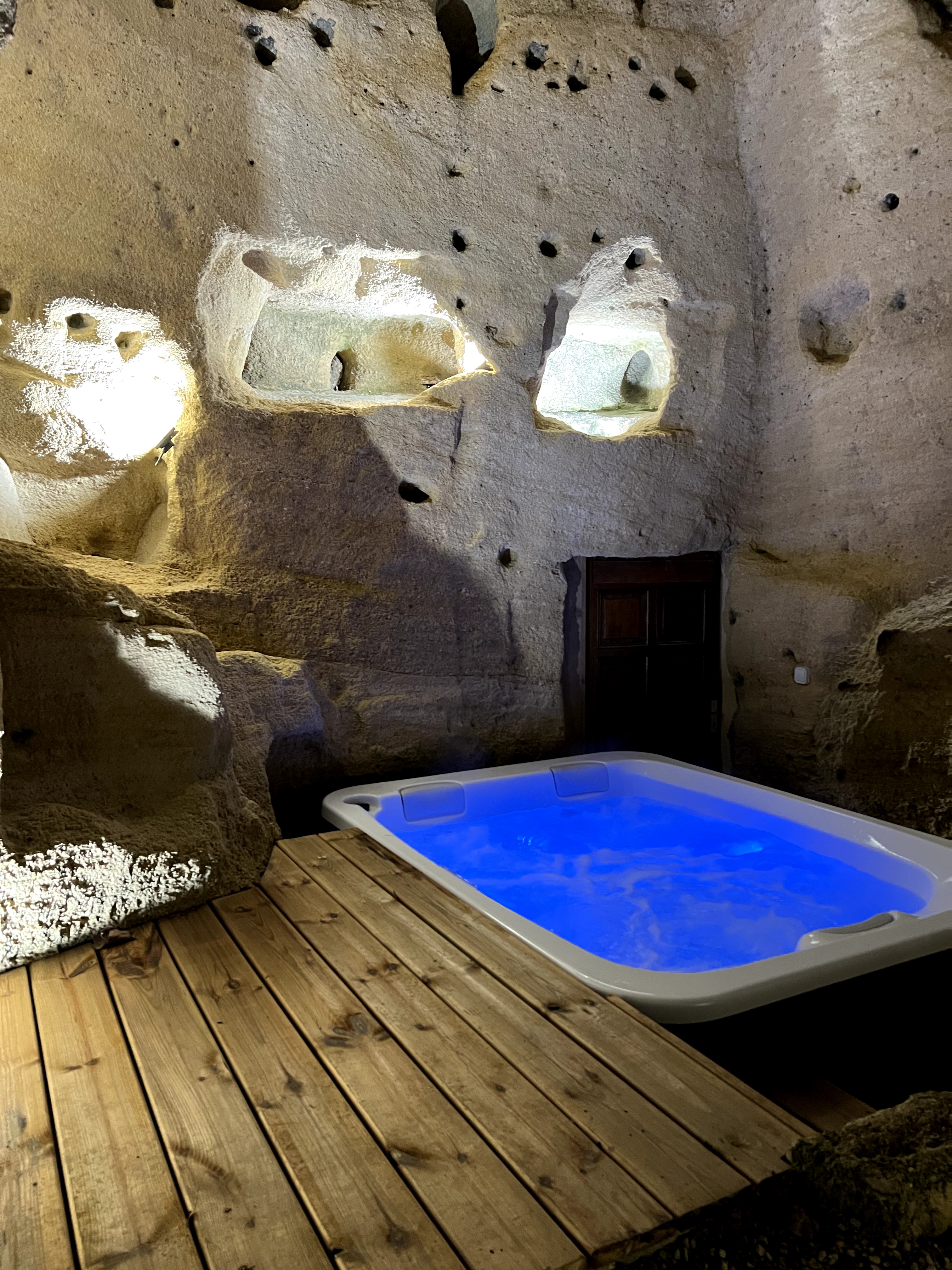 Entre Nous - Au Troglo — Maison troglodyte avec spa à Doué-la-Fontaine à Doué-la-Fontaine — espace de vie