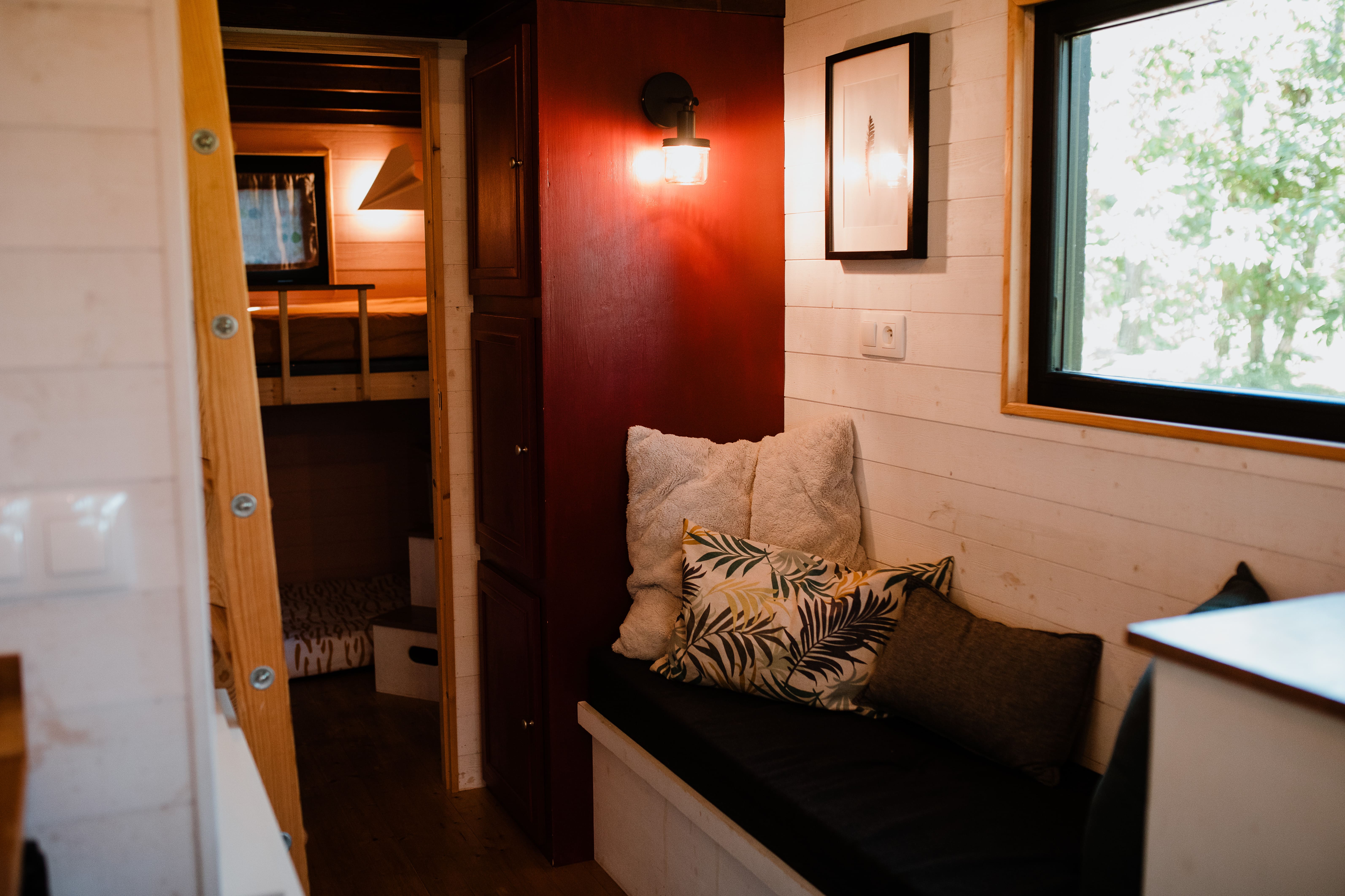 La Calypso : une tiny house moderne au cœur de la nature à Clefs-Val-D'anjou — détail architectural