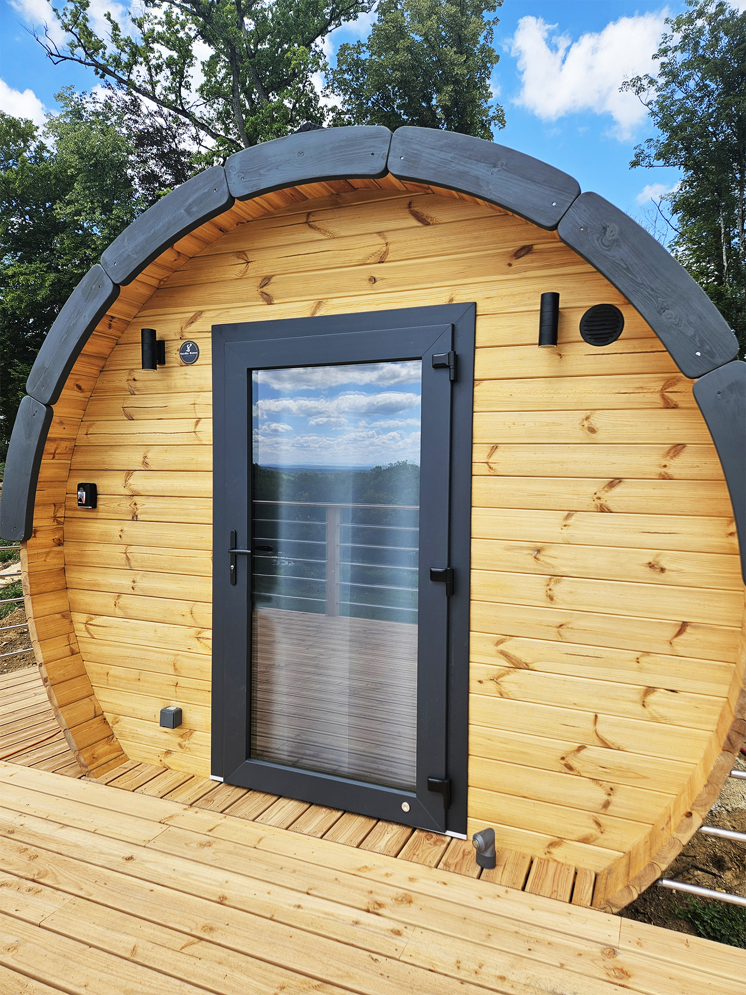 Un tonneau d'or avec vue panoramique en Franche-Comté à Dole — espace de vie
