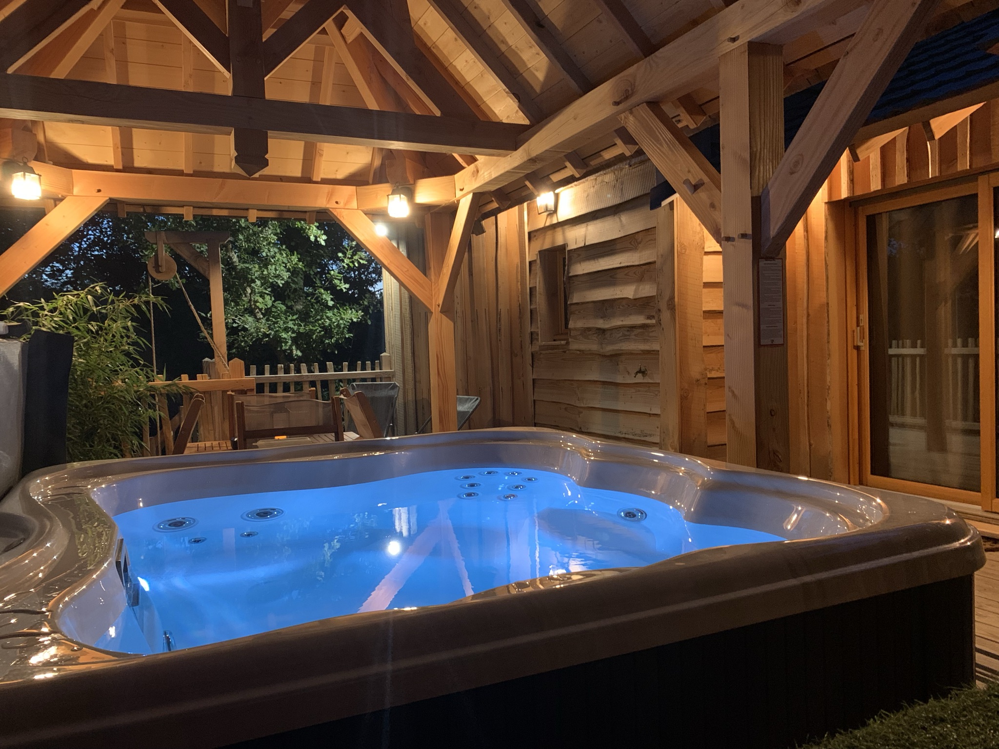 Cabane Château duplex - Spa/Jacuzzi™ — Nuit insolite à Aulteribe en Haute-Loire à Aulteribe — espace de vie