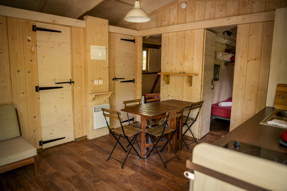 Cabane Vigneronne — Séjour avec spa au Domaine d'Anglas dans l'Hérault à Clermont-l'Hérault — environnement naturel