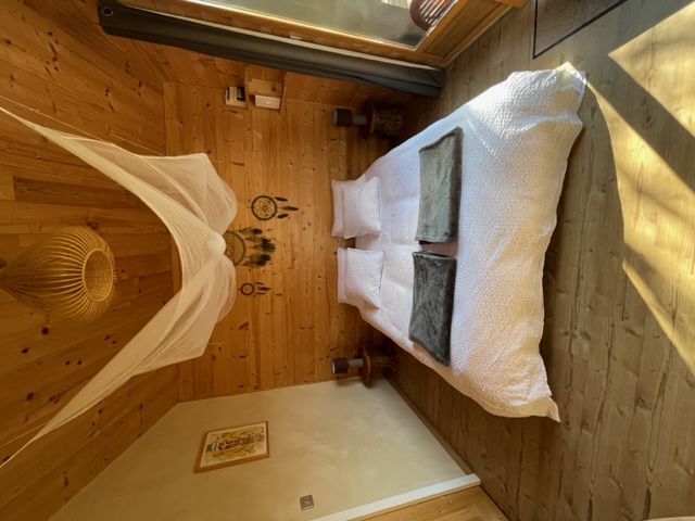 La Cabane aux Rêves Spa — Cabane sur pilotis avec jacuzzi en Savoie à Sainte-Marie-D'alvey — environnement naturel