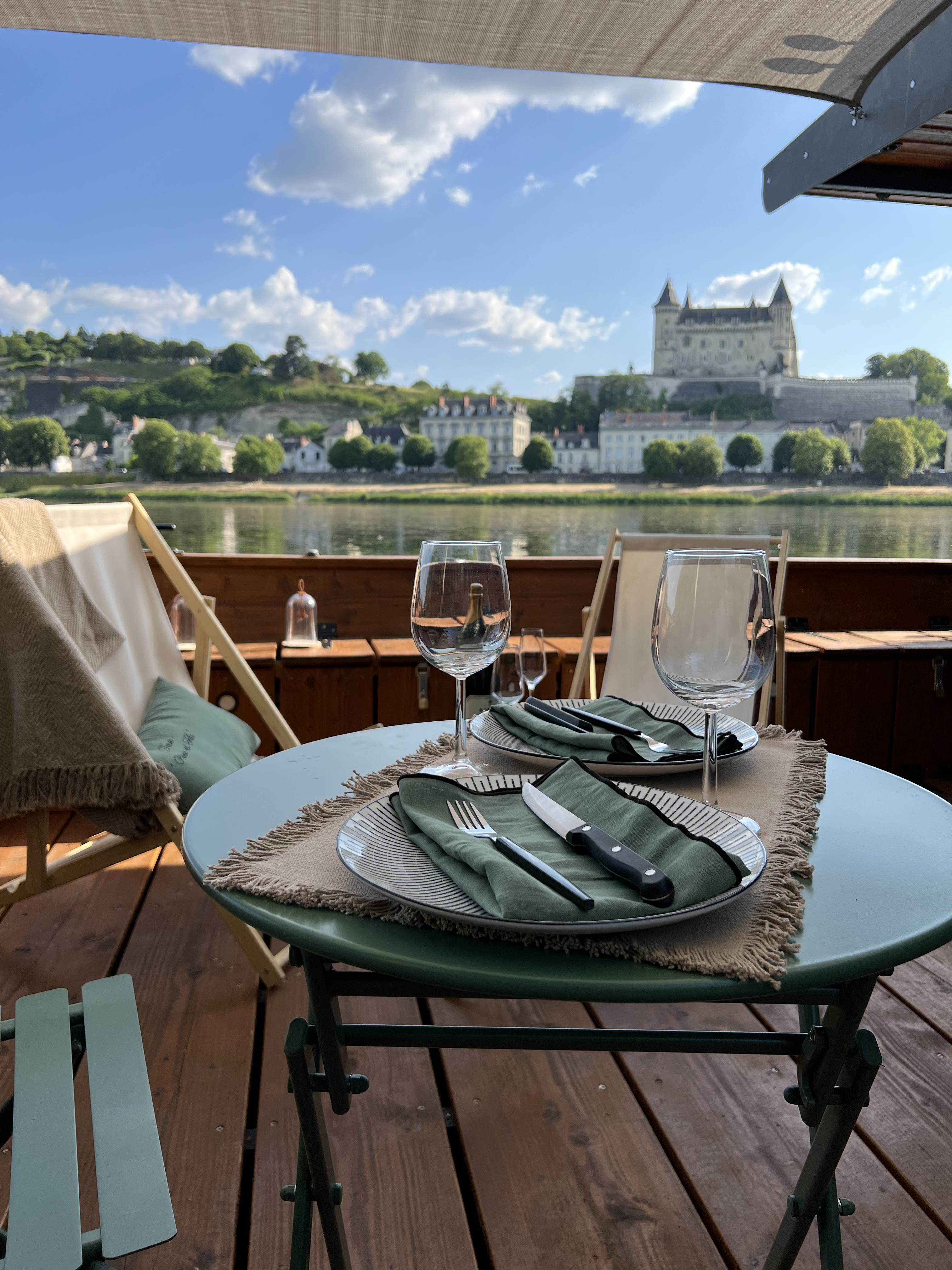 EntreNous - Toue Cabanée : une évasion au cœur de la nature à Saumur — cuisine