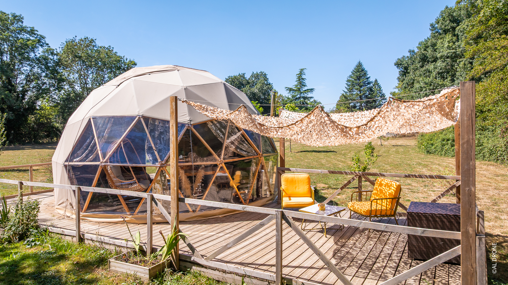Le Grand Dôme — Nuit cocooning avec bain nordique à Ain à Druillat — environnement naturel