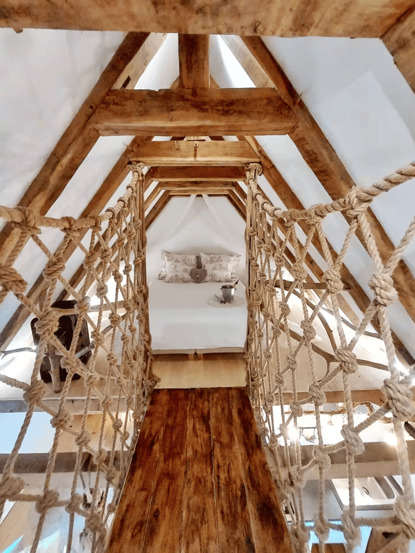 Le Nid des Amoureux — Maison insolite avec spa privatif à Dordogne à Périgueux — vue depuis la terrasse