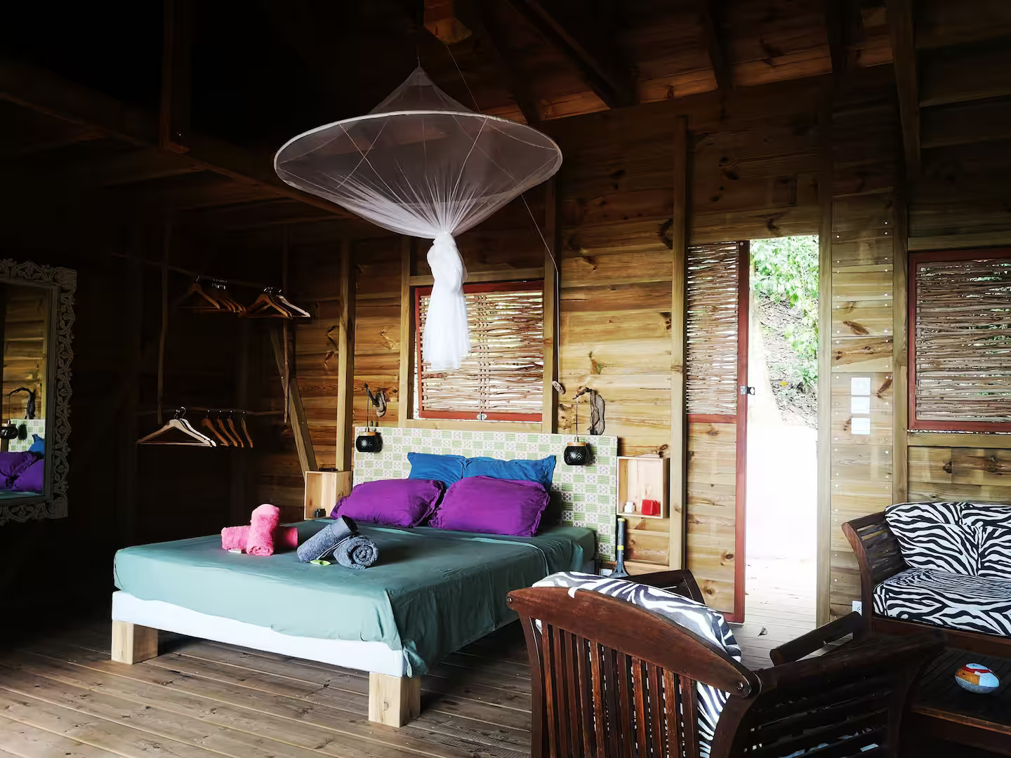 Ti Kabane Kaz Zion — Cabane dans les arbres avec vue mer en Guadeloupe à Basse-Terre — espace de vie