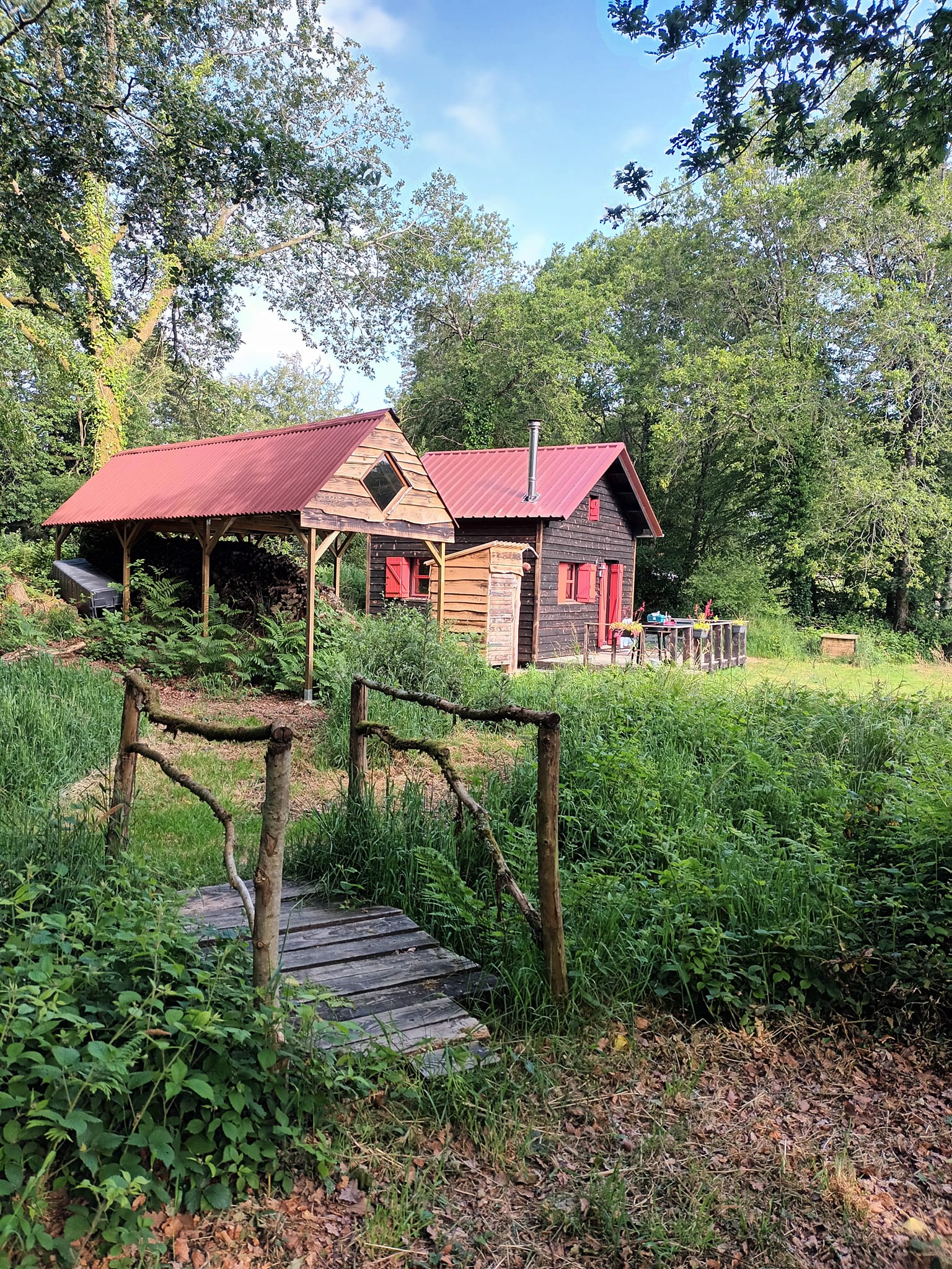 Chalet cosy en lisière de forêt : une évasion enchantée à Paule — espace de vie