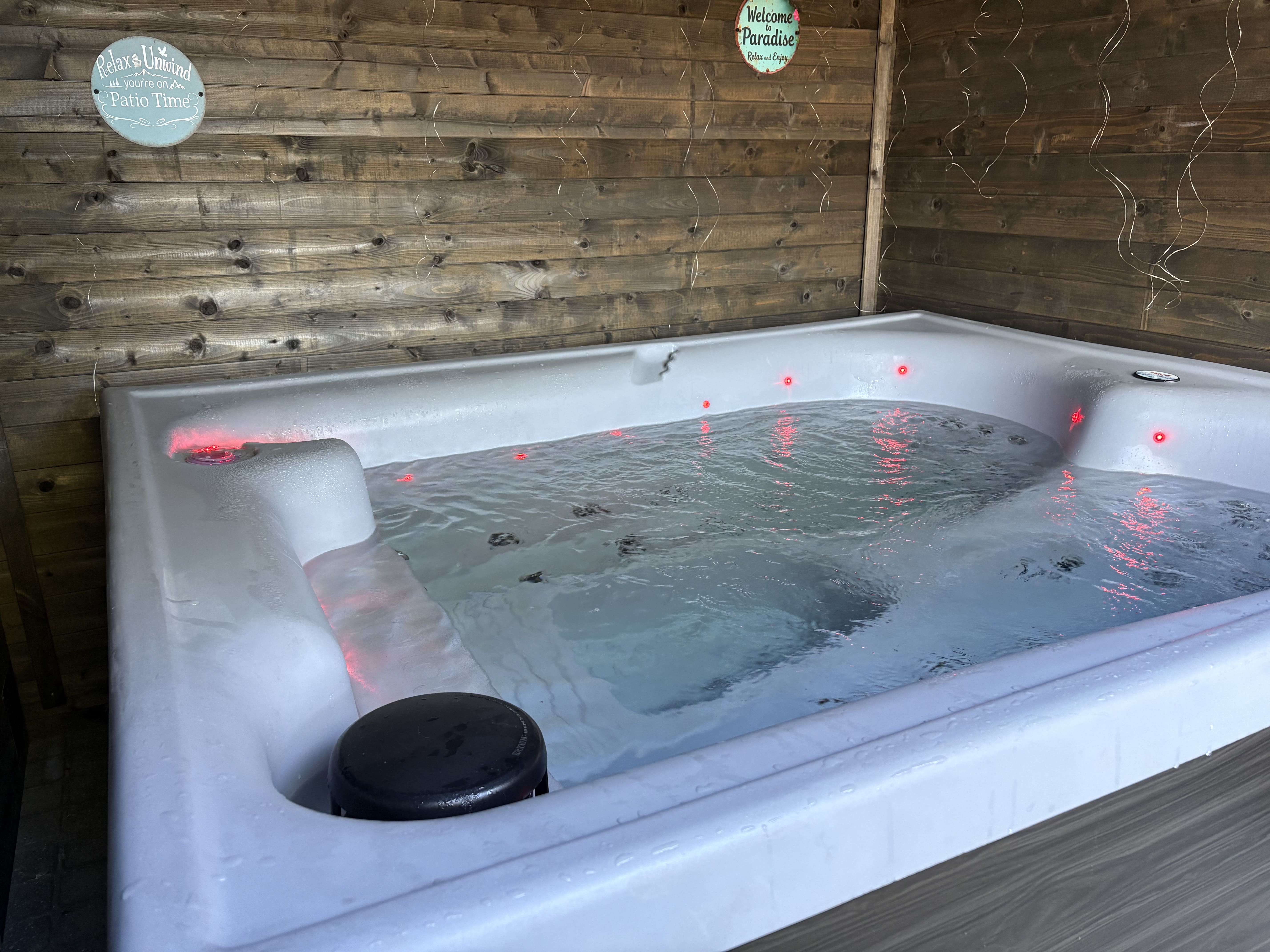 Le Mauzac & spa : un pod enchanteur en Languedoc-Roussillon à Saint Hilaire — salle de bain
