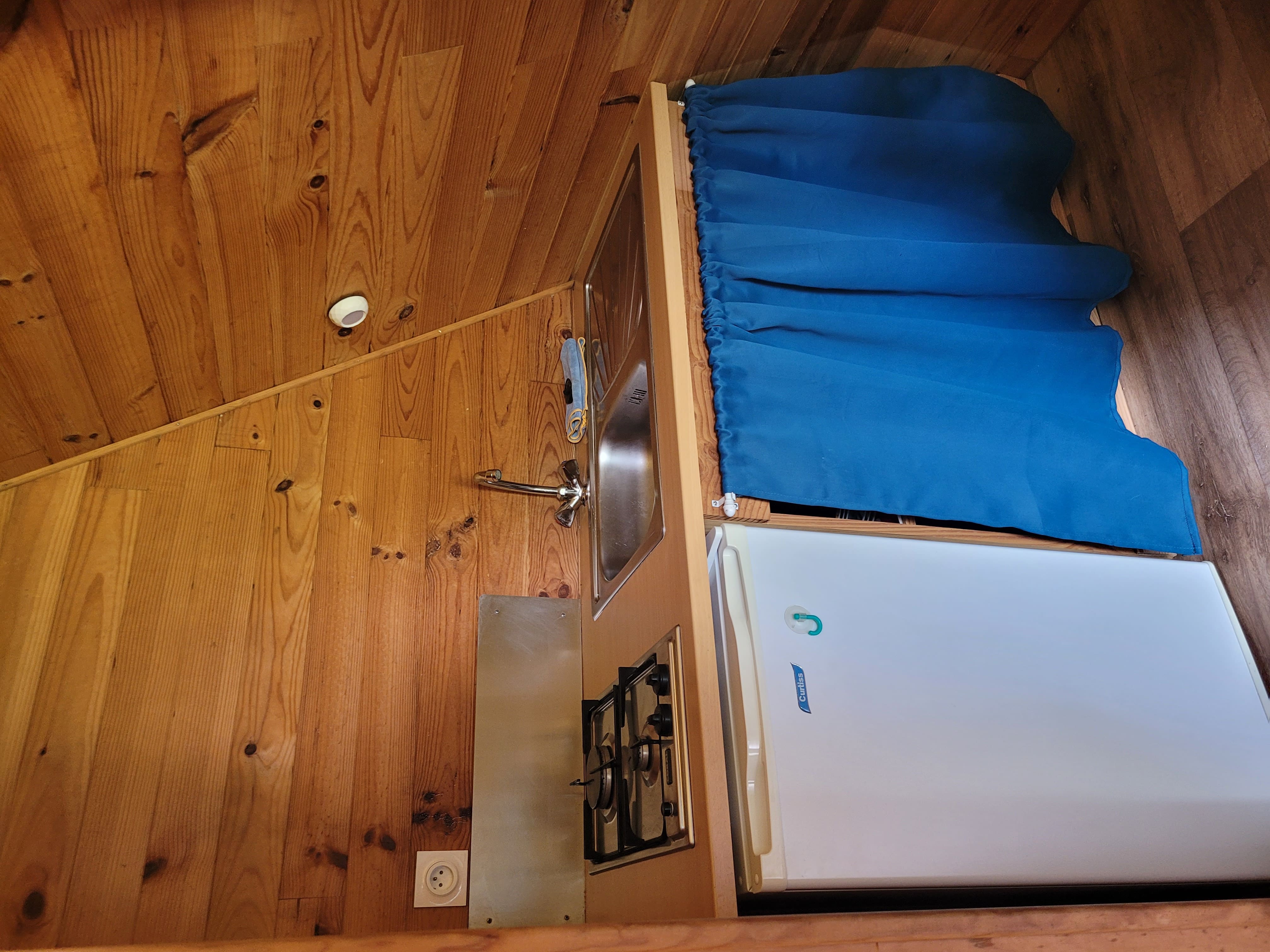 Chalet le Nid d'Hirondelle — Cabane avec spa à Haute-Marne à Chaumont — espace de vie