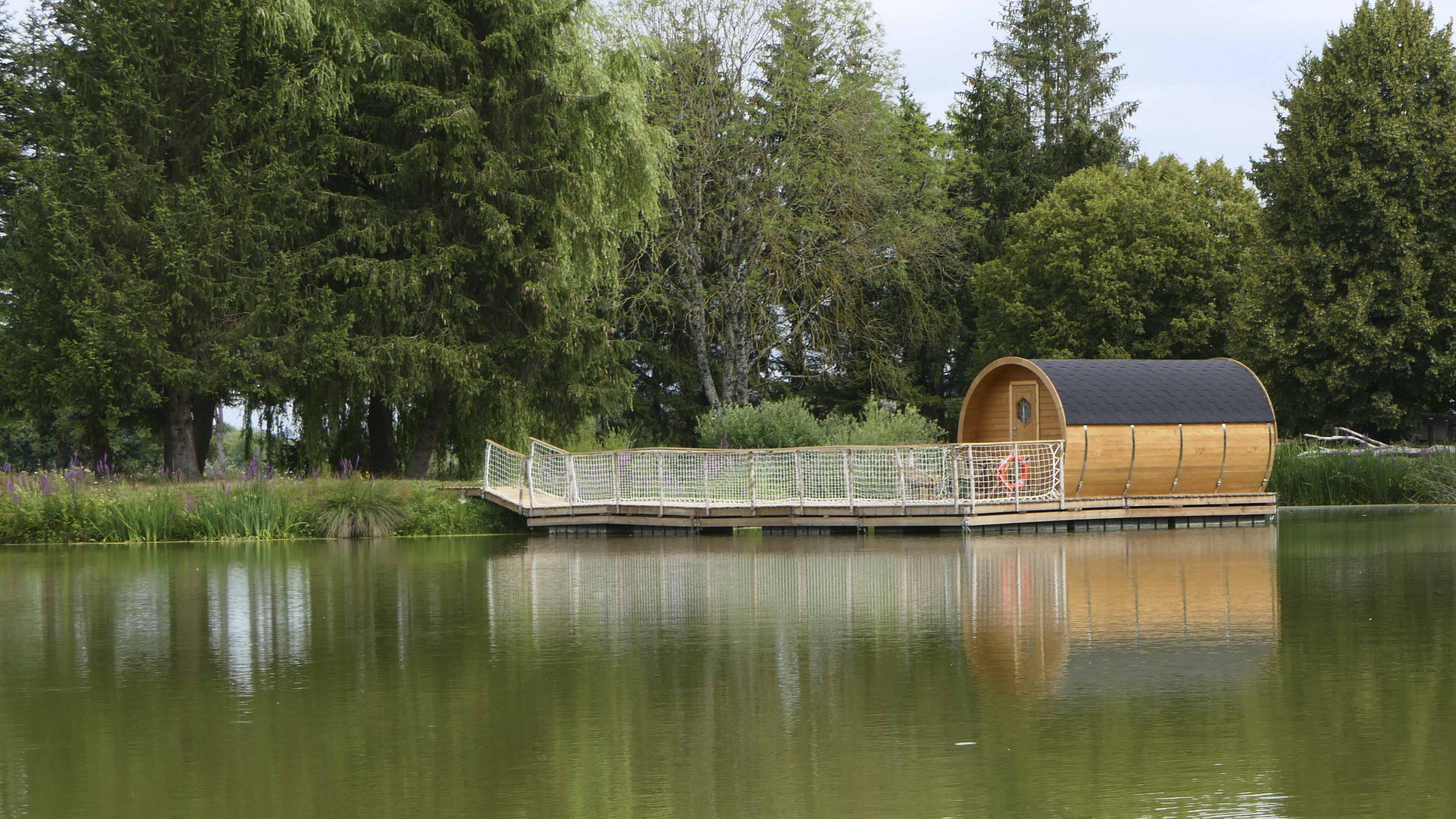 Cabane Le Forestier : une expérience flottante en Lorraine
