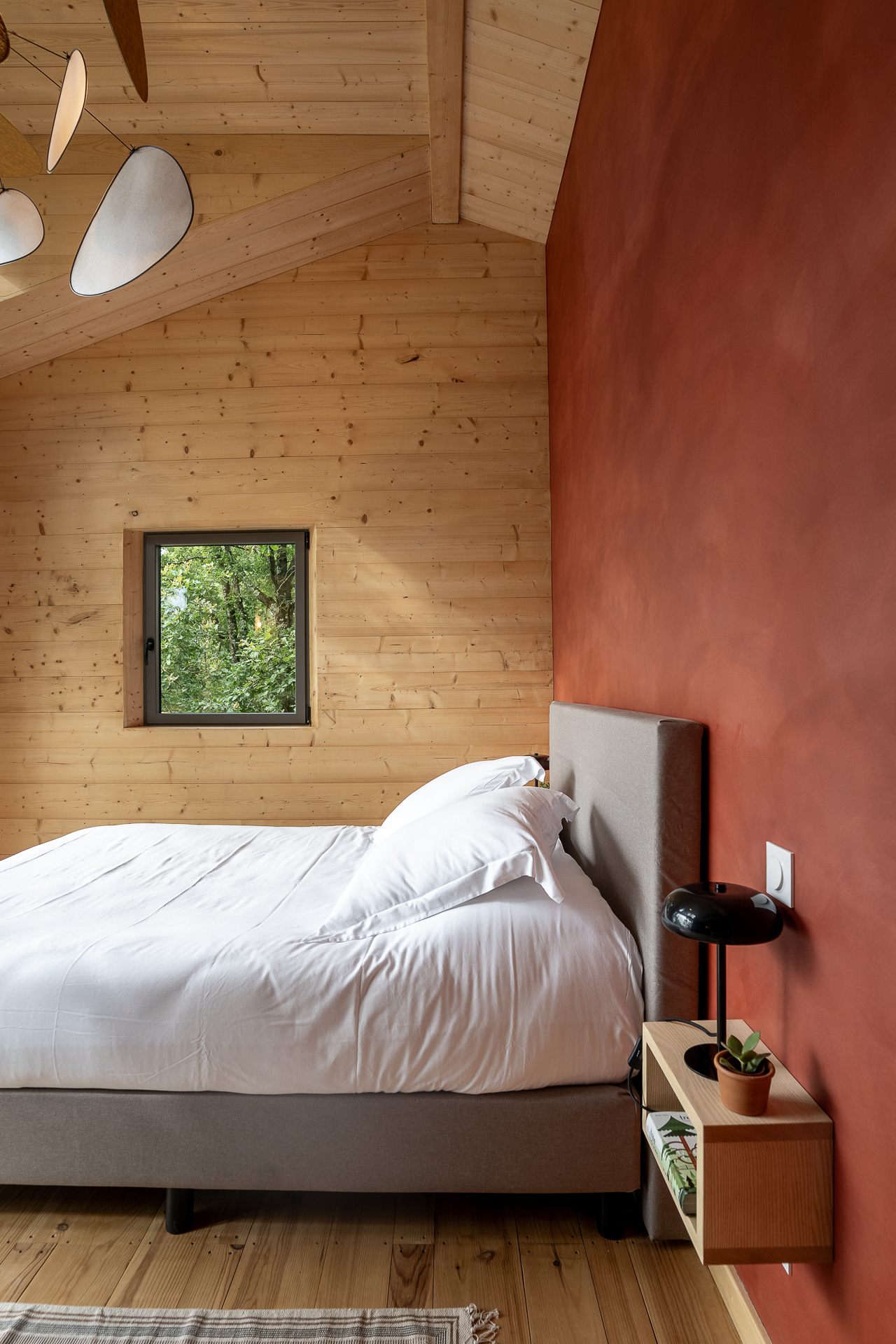 Le Séchoir : une cabane dans les arbres avec spa en Aquitaine à Laparade — chambre