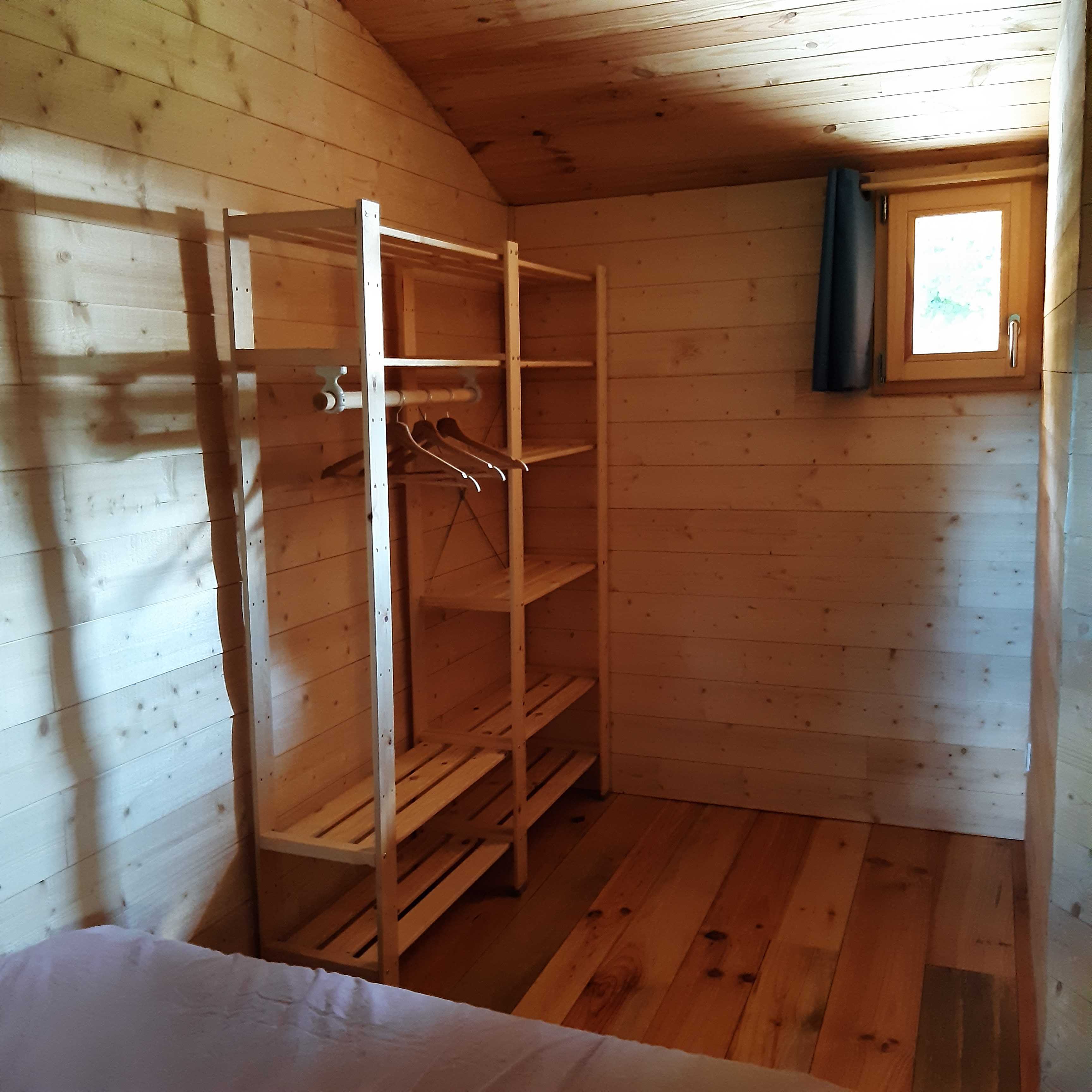 La cabane du bosquet — Cabane avec spa à Charnizay (Indre-et-Loire) à Charnizay — chambre
