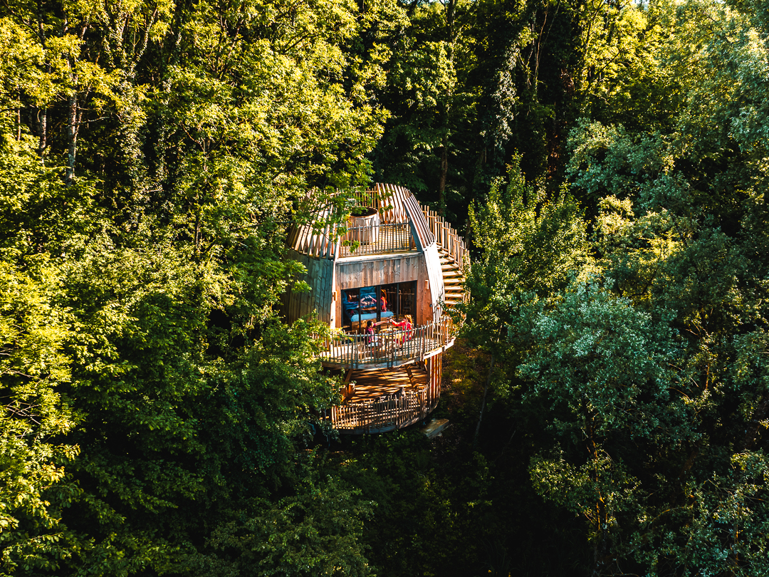Cabane Spa Immersion : une expérience unique en Franche-Comté à Chassey-Lès-Montbozon — vue intérieure