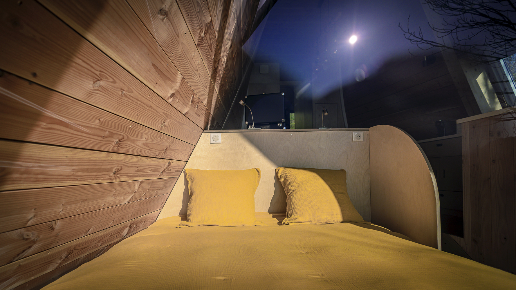 Becos : un ecolodge de luxe au cœur de la nature bourguignonne à Massingy-Lès-Vitteaux — détail architectural
