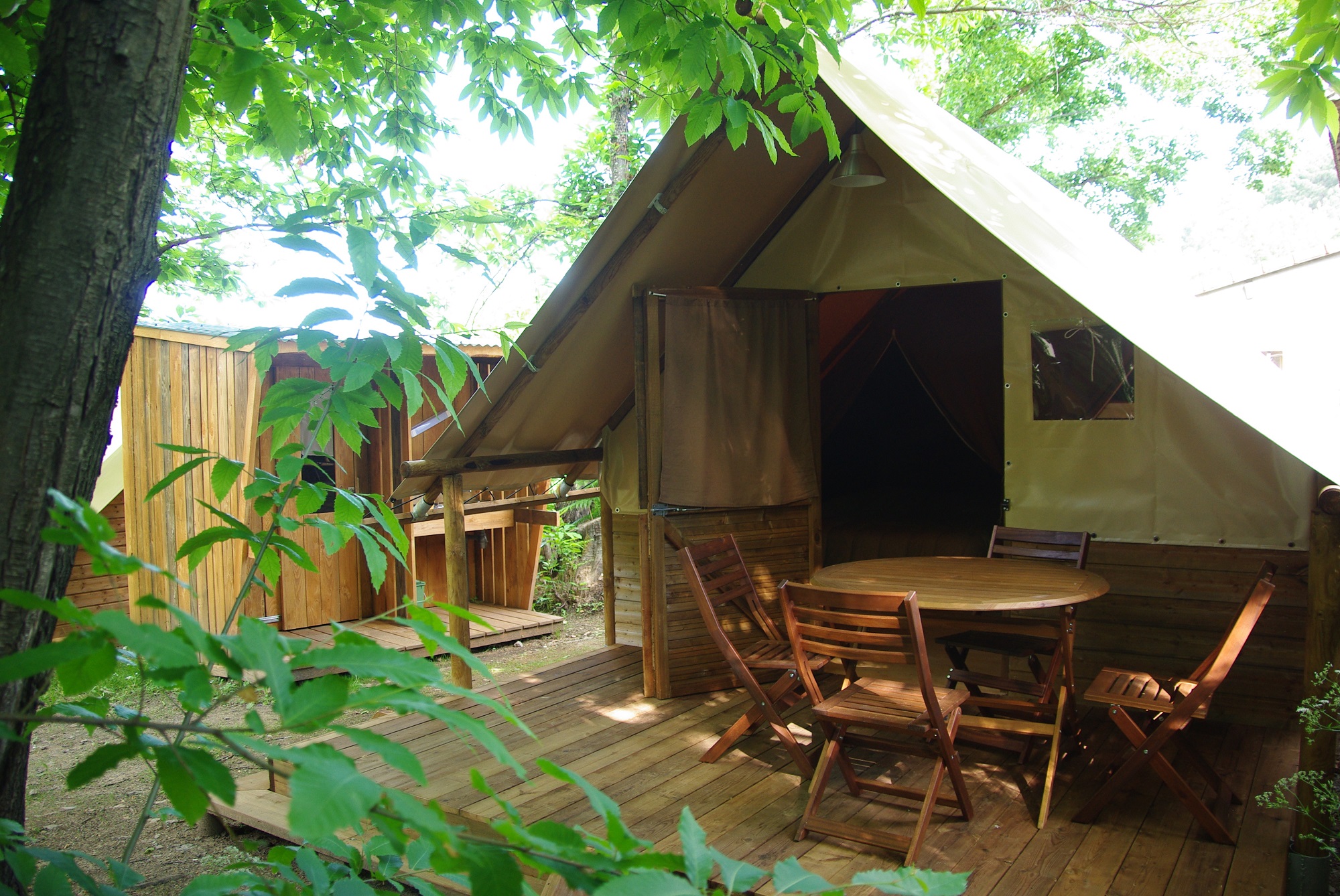 Cabanon toilé — Cabane avec spa à La Châtaigneraie en Ardèche