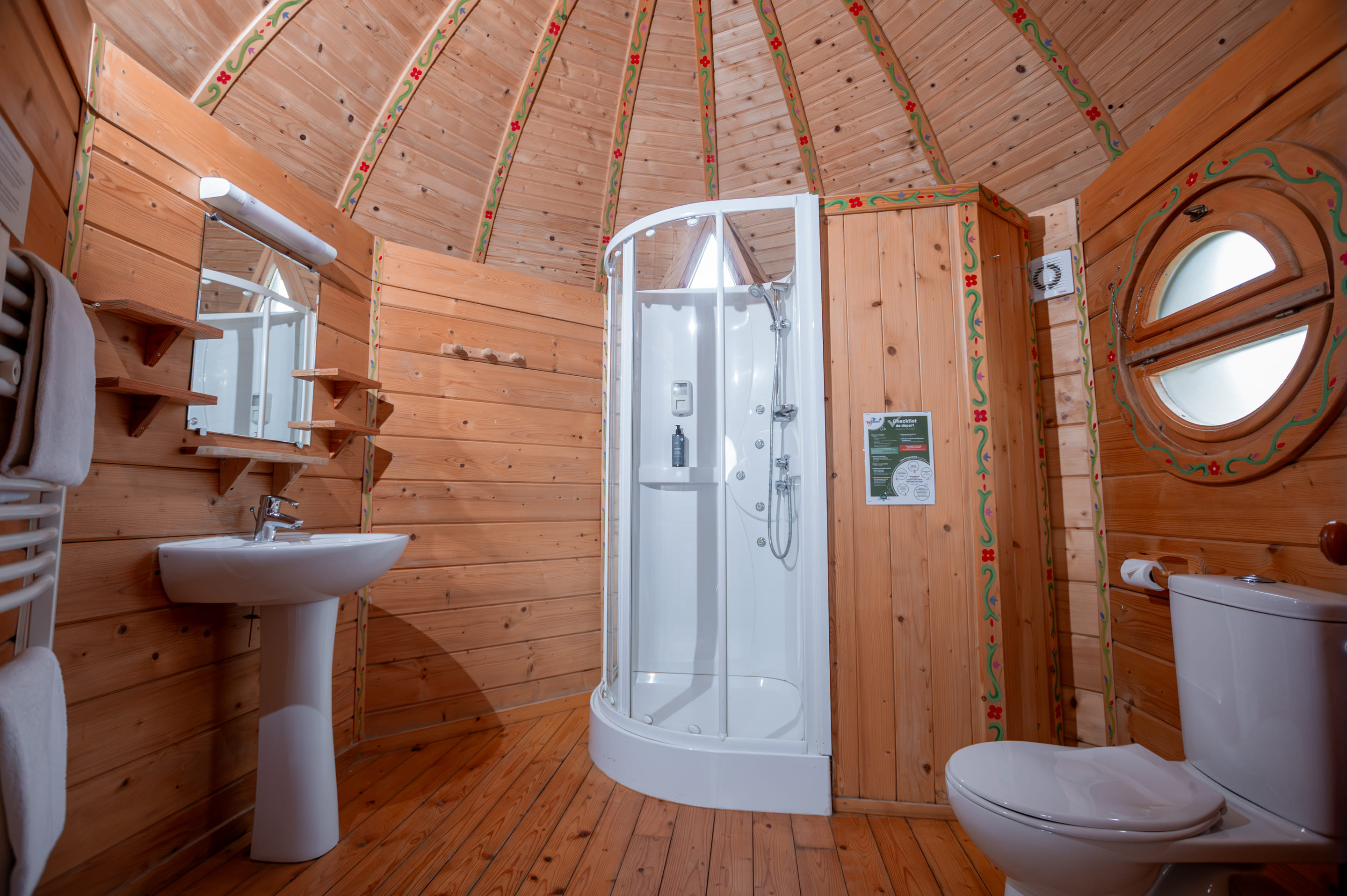 Maison Champignon — Hébergement insolite avec spa à Dienné (Vienne) à Dienné — cuisine