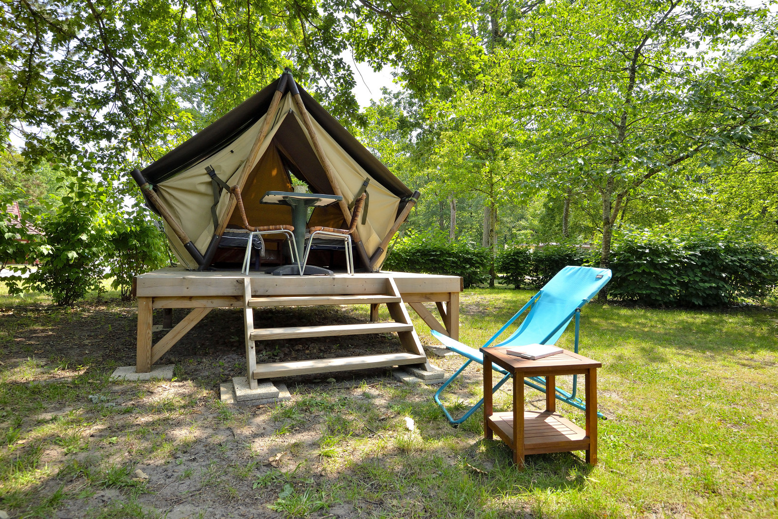 Bivouac Nomade de la Vallée : une expérience immersive en pleine nature à Combreux — vue intérieure