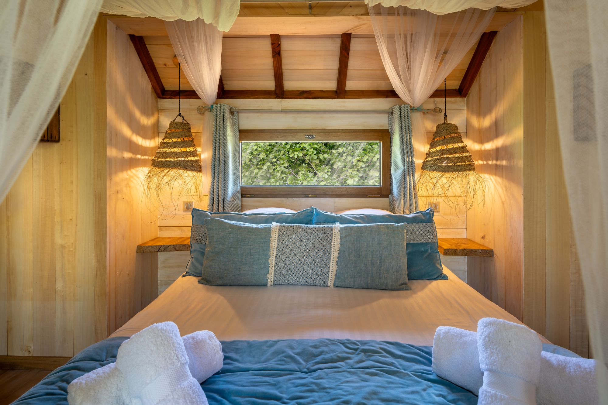Cabane Spa Béquia : une expérience unique sur pilotis en Aquitaine à Carsac-Aillac — espace de vie
