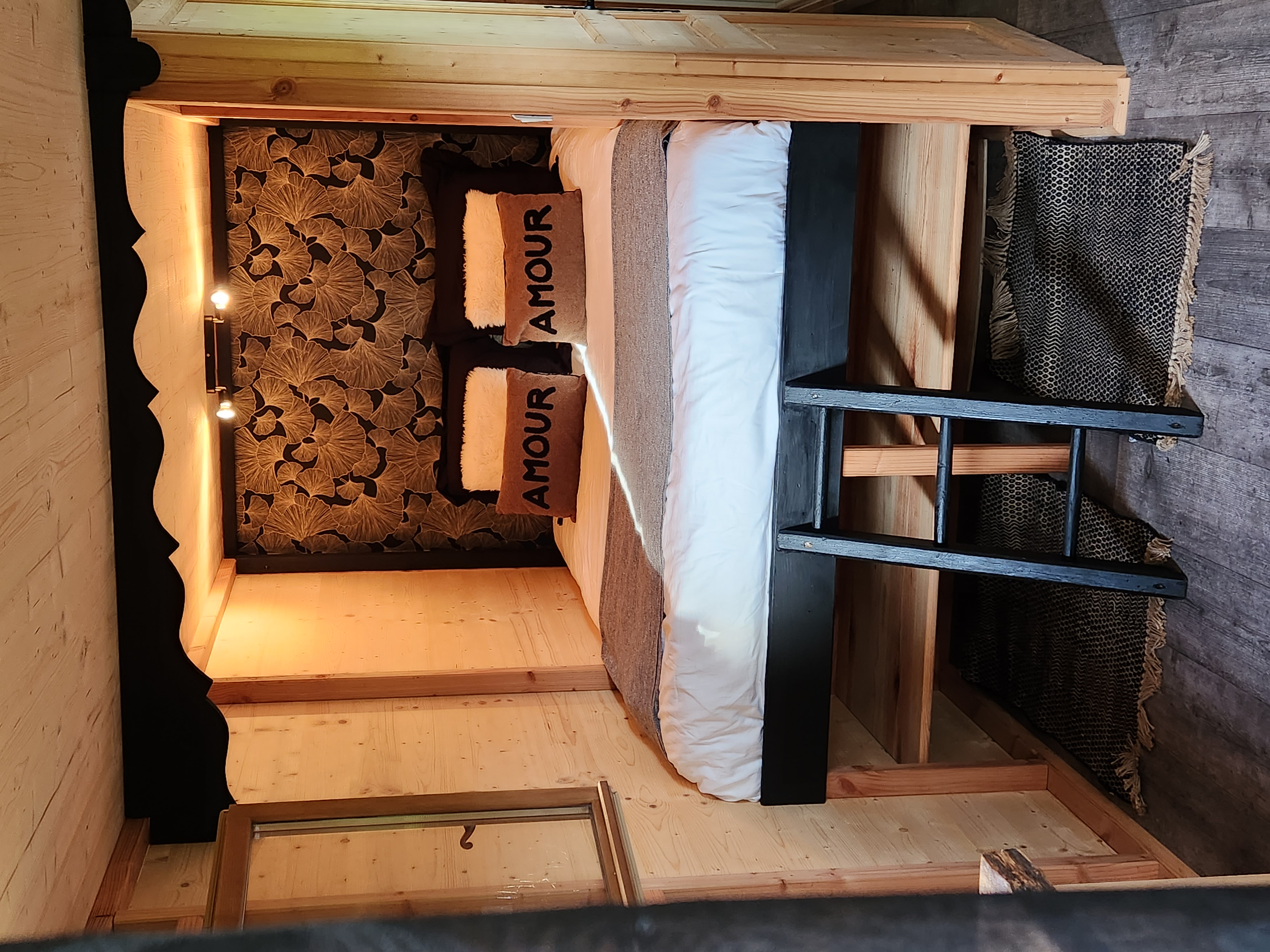La Roulotte & Bain Nordique — Roulotte avec jacuzzi à La Manche à Saint-Lô — salle de bain