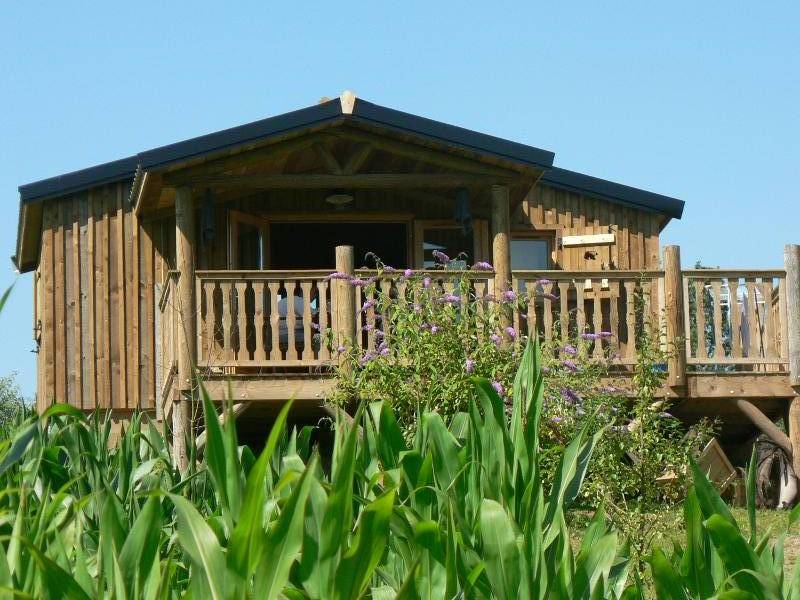La Cabane du Trappeur : une expérience unique sur pilotis en Picardie à Cessières-Suzy — espace de vie