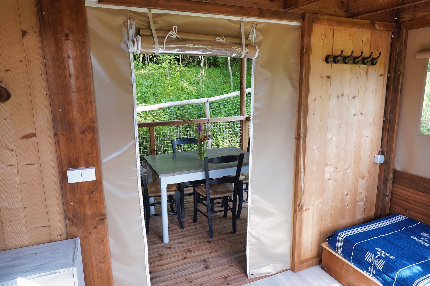 CABATENTE — Tente avec spa au Camping Le Soleil Des Bastides à Rabastens — environnement naturel