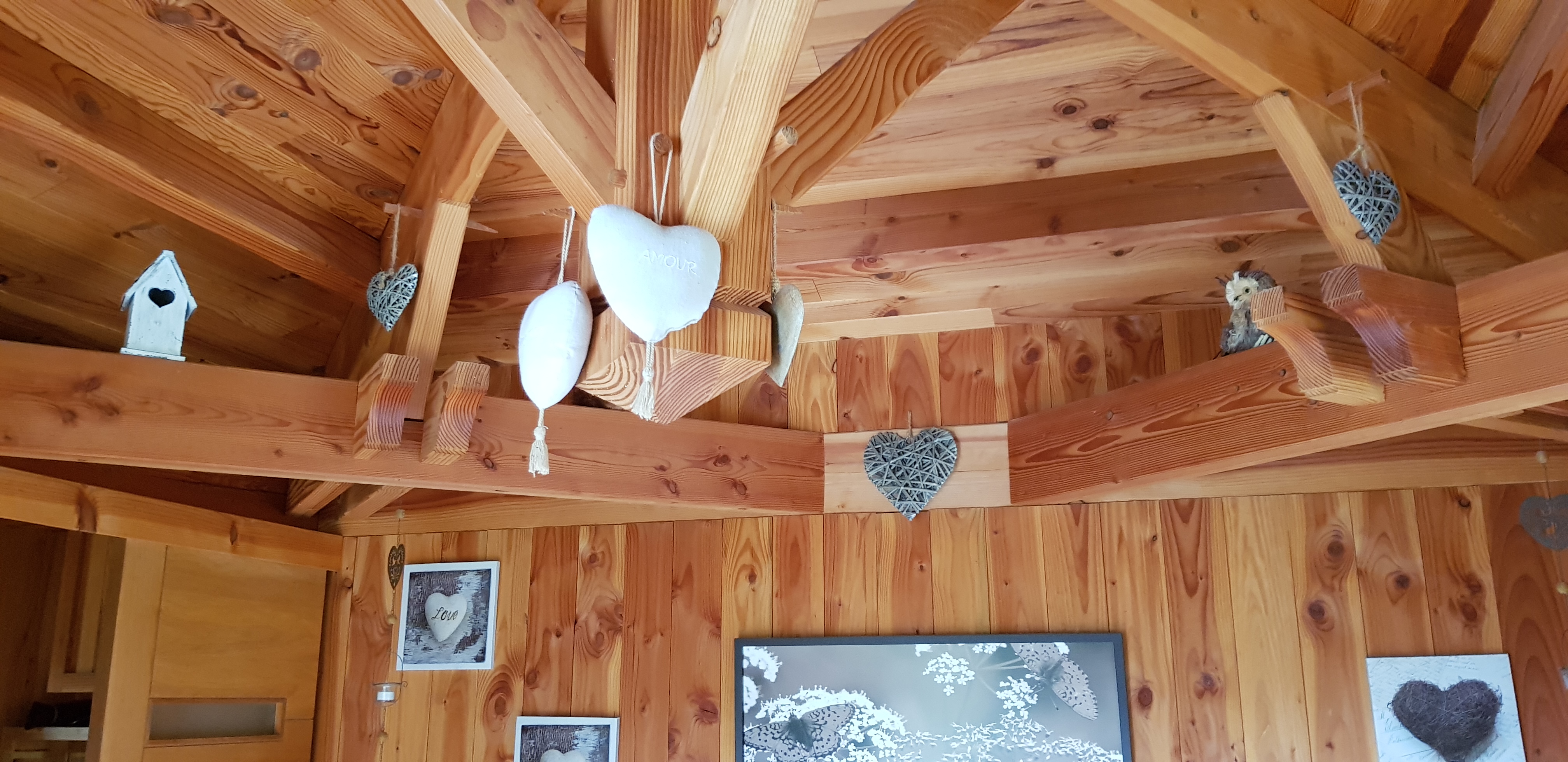 La Cabane des Tourtereaux — Cabane sur l'eau avec spa à Creuse à Chamberaud — cuisine
