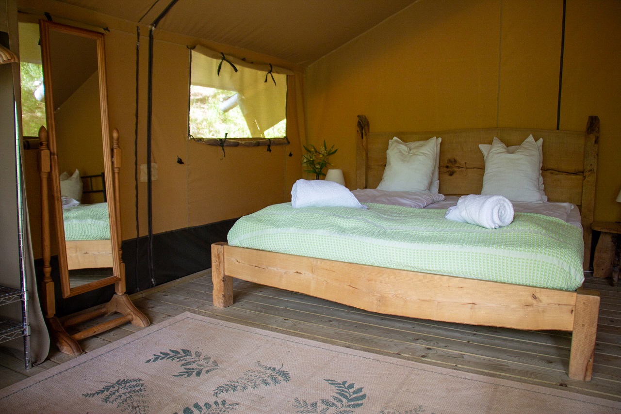 Shimoni — Tente luxueuse avec spa à Tarn-et-Garonne à Varen — détail architectural