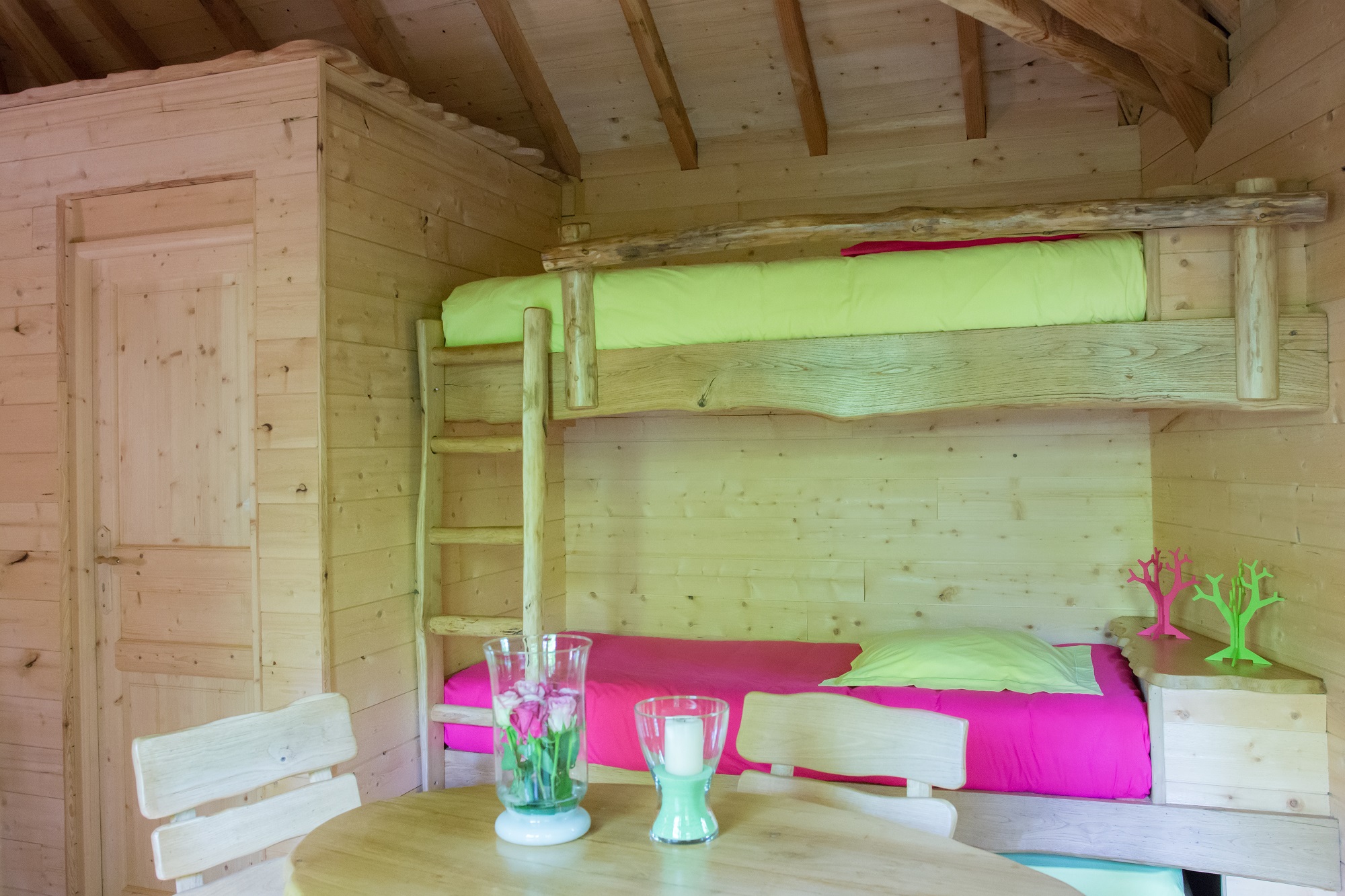 La Folie des Grandeurs : une cabane dans les arbres en Aquitaine à Coulx — chambre