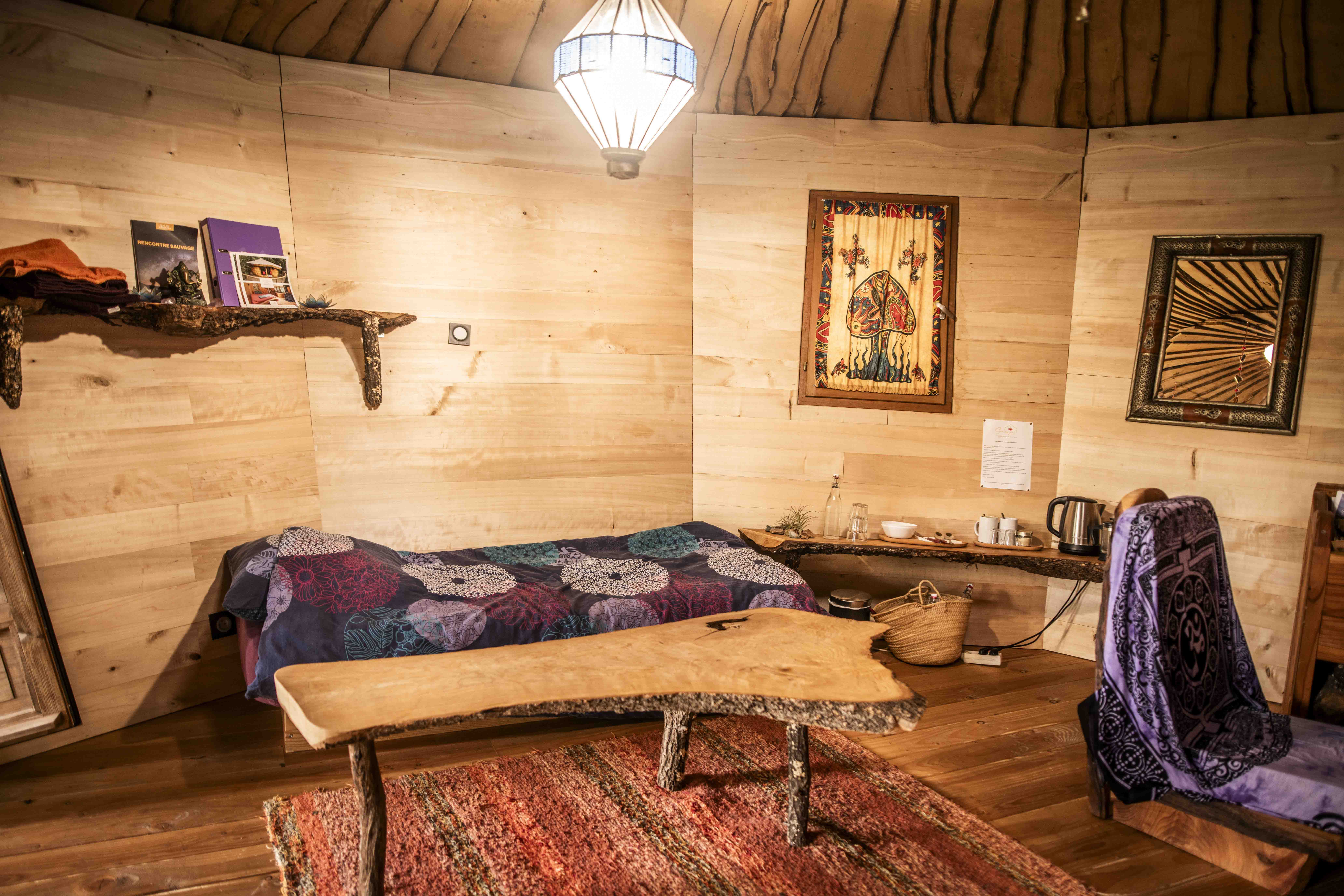 Cabane Couleurs Indiennes — Évasion romantique avec spa à Souleyourt à Souleyourt — cuisine