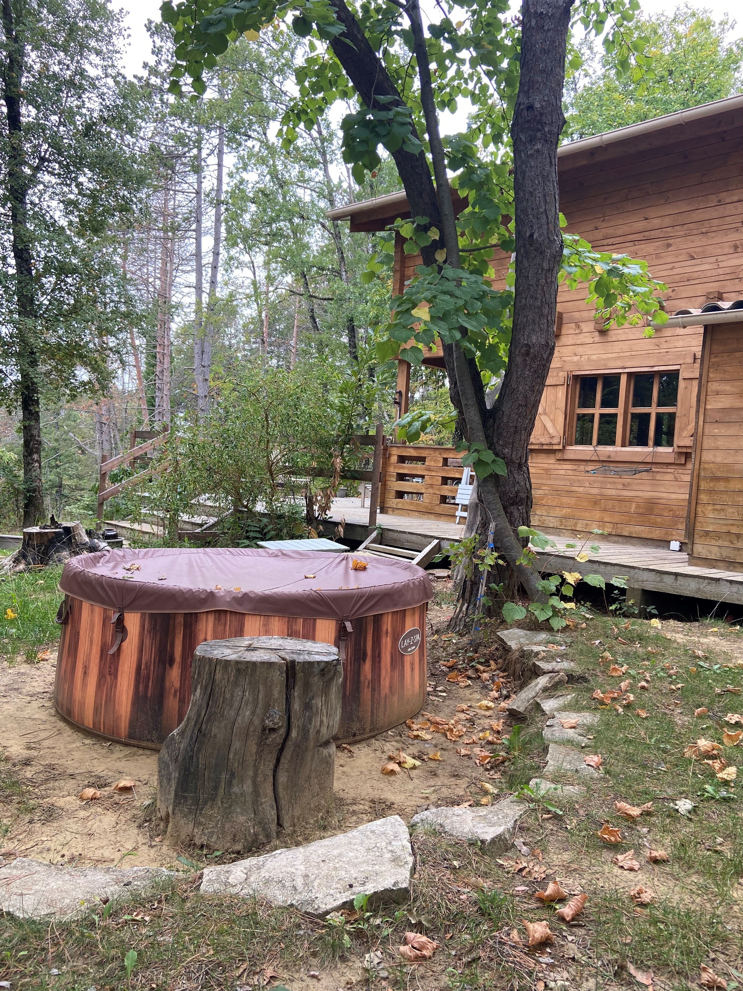 Le Minshuku & SPA : un chalet enchanteur en Rhône-Alpes à Le Poet Celard — vue intérieure