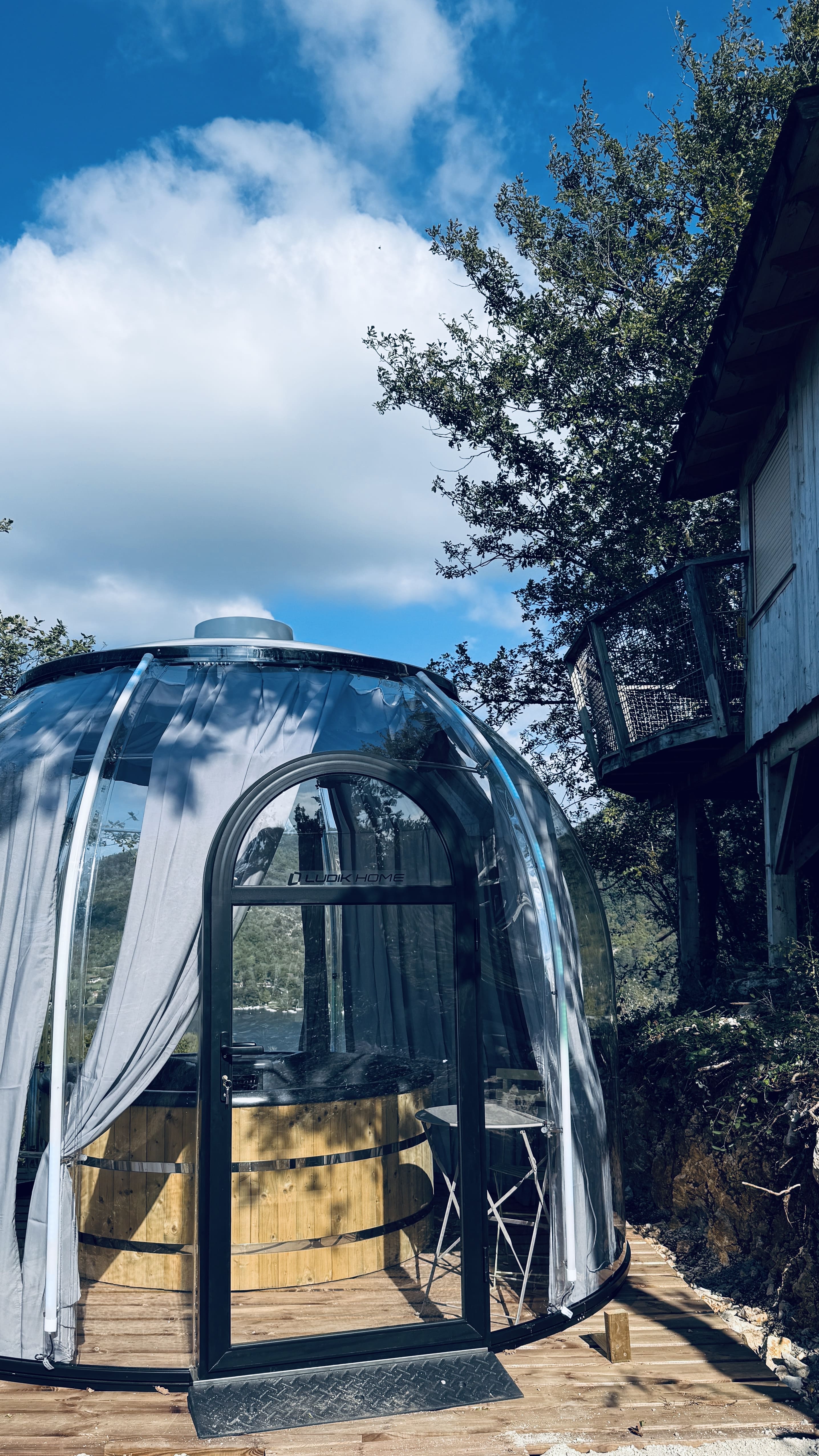 La Pinède & SPA partagé — Cabane sur pilotis avec spa à Ain à Serrières-Sur-Ain — vue intérieure