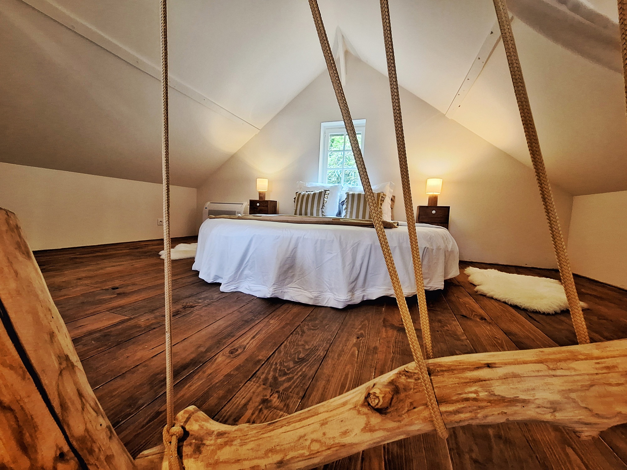 Photo 6/9 — Maison insolite « L'Escapade Amoureuse en Périgord Noir — Maison insolite avec spa à Dordogne » à Azerat Dordogne