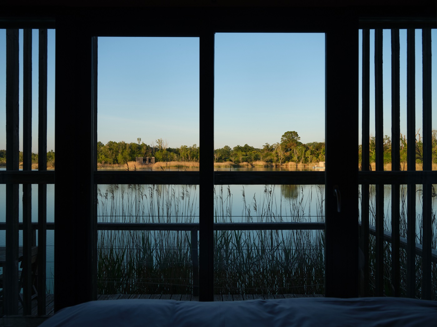 Cabane Spa Millésime : une expérience unique sur pilotis à Sorgues — détail architectural