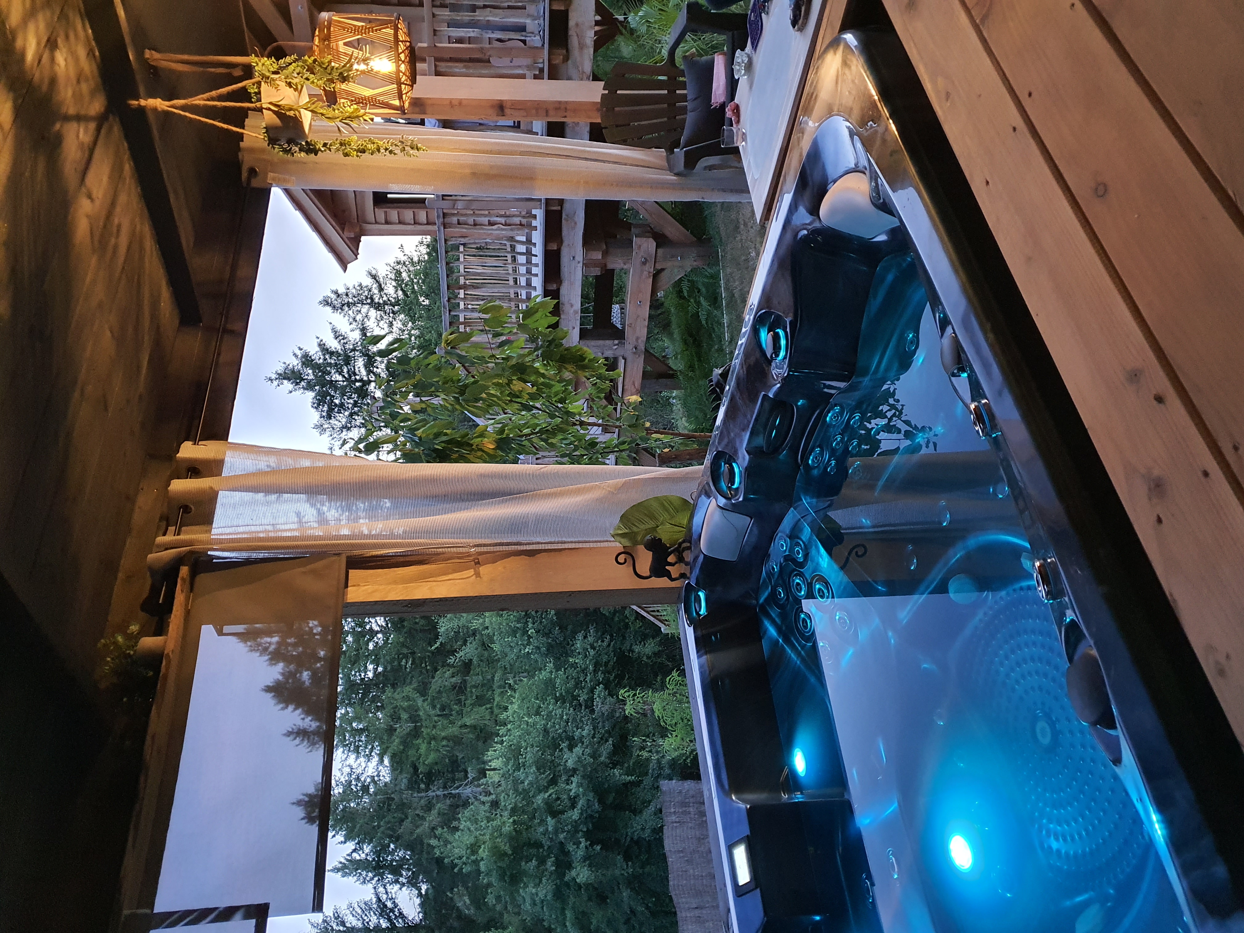 Cabane PureScapade & Spa — Nuit perchée à 5m en Haute-Vienne à Nieul — vue intérieure