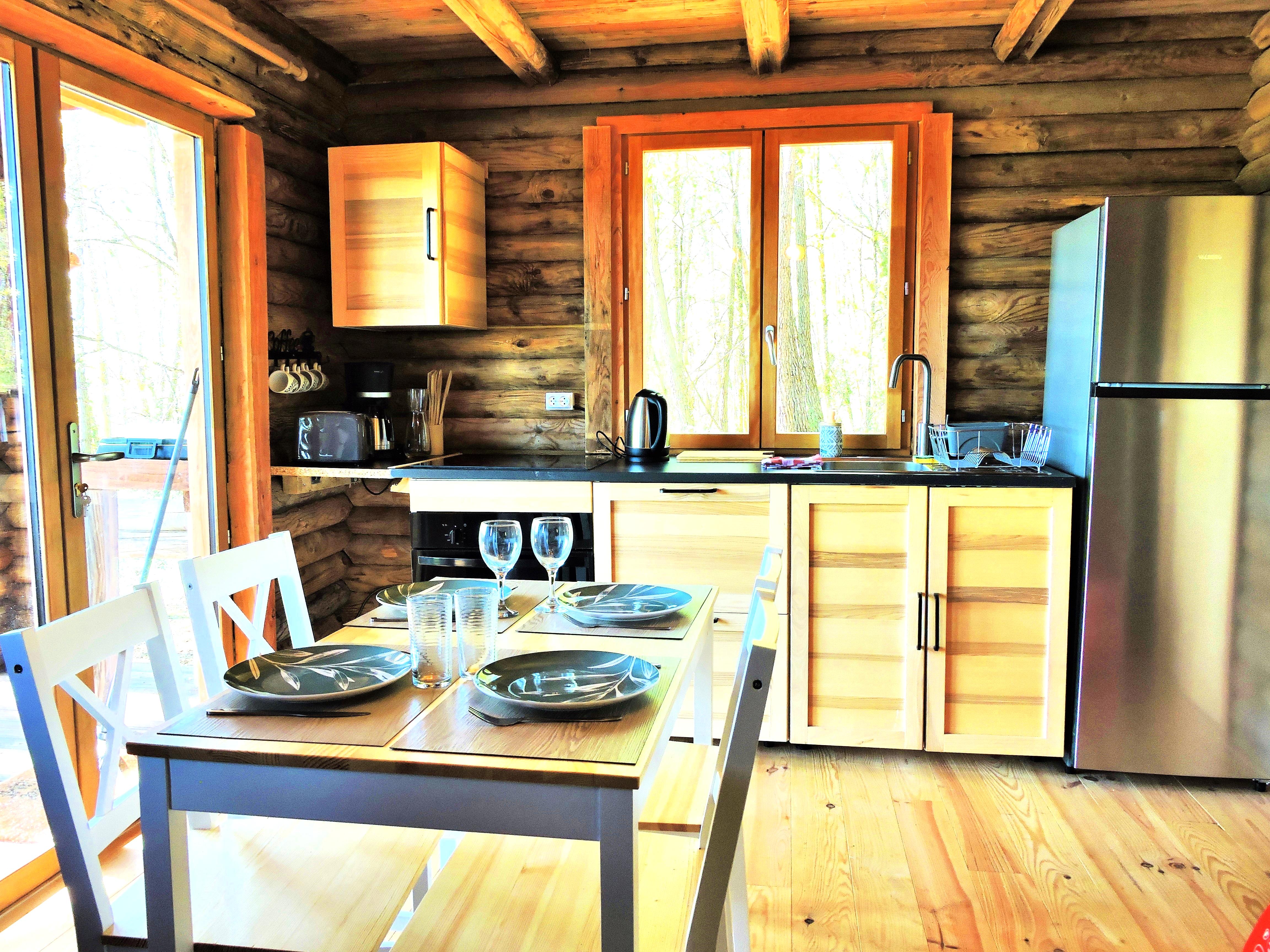 Authentique chalet en rondins — Chalet avec spa en Dordogne à Montignac-Lascaux — salle de bain