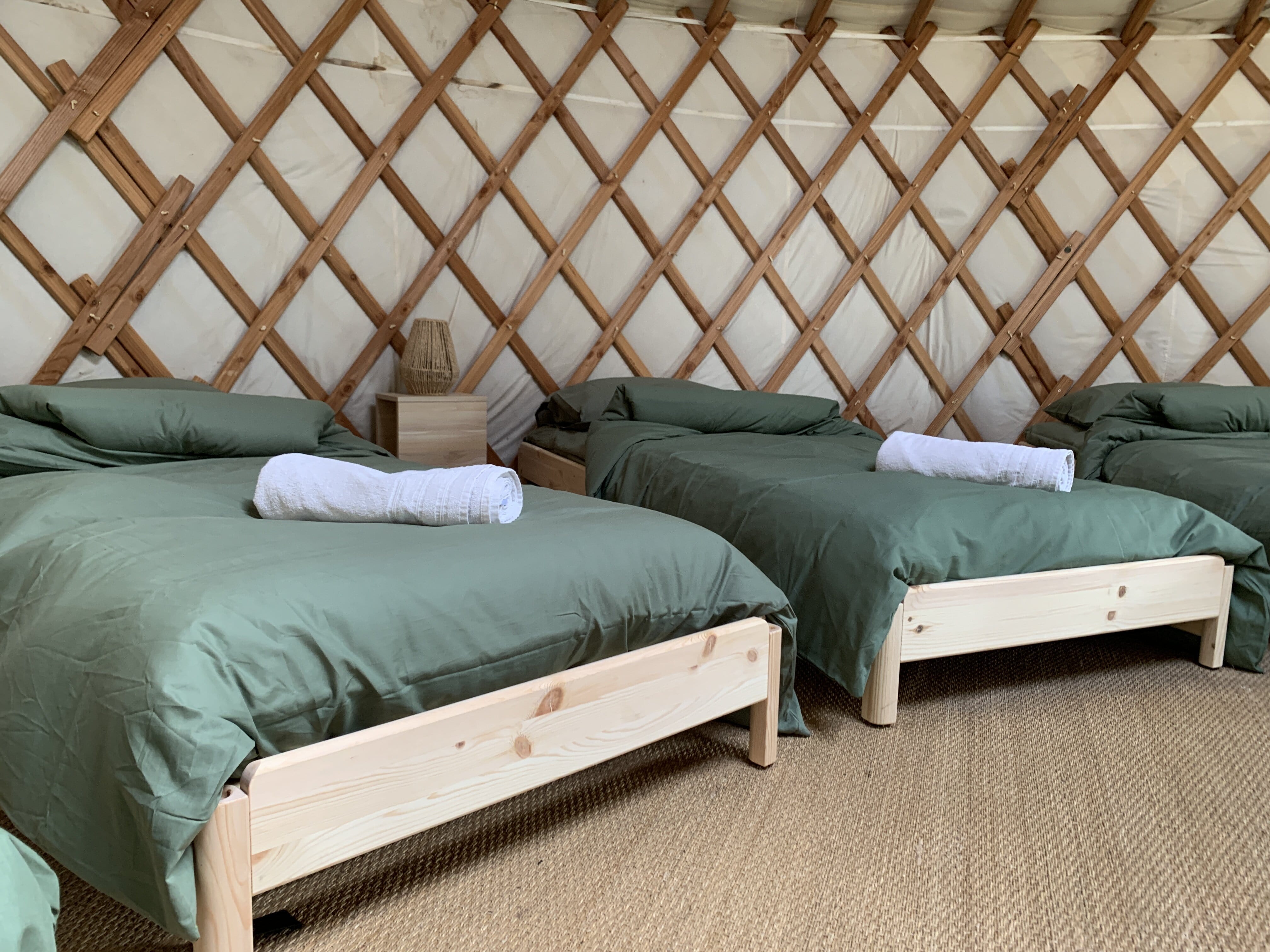 Yourte Tribu — Hébergement insolite avec spa à Pas-de-Calais à Béthune — espace de vie