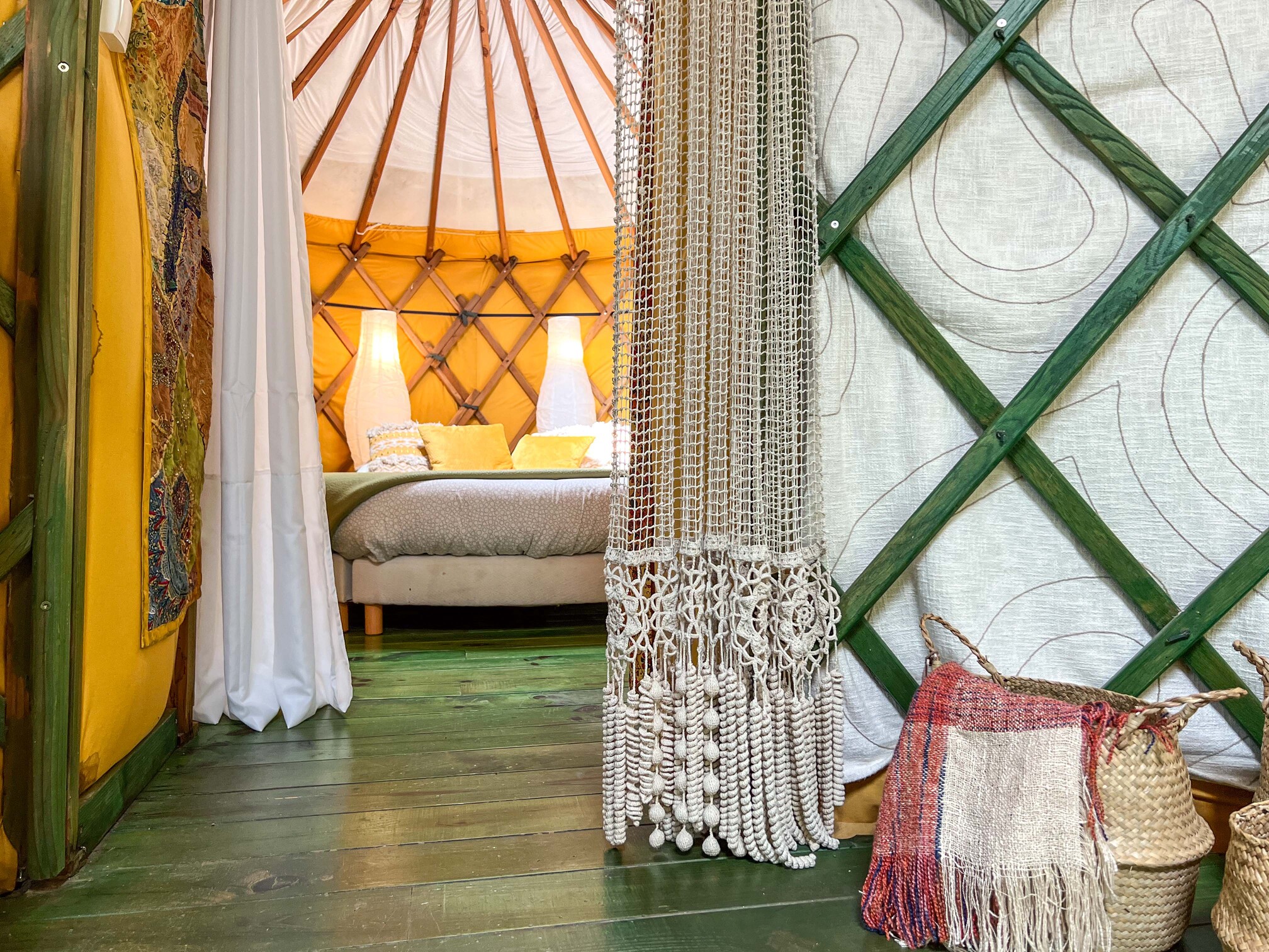 La Love Yourte : une immersion au cœur de l'Auvergne à Vitrac — détail architectural