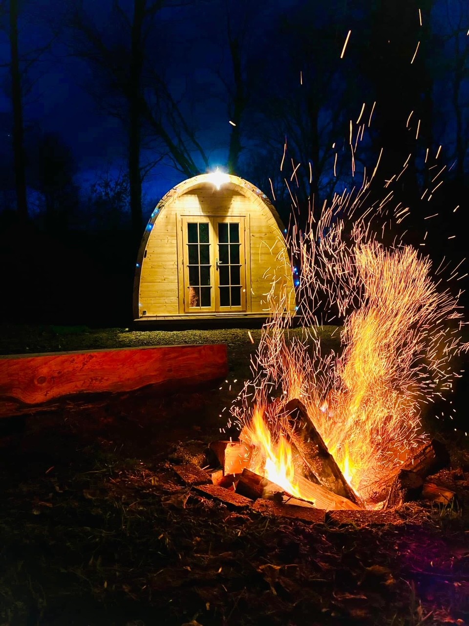 La P’tite Berta — Cabane avec spa à Yonne à Villeneuve-Saint-Salves — vue intérieure