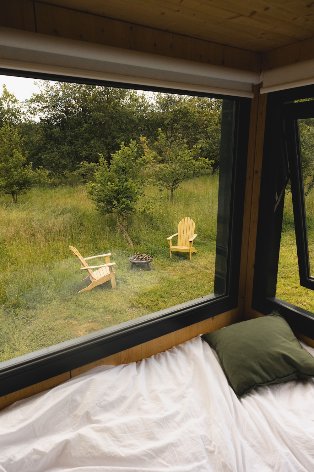 Une escapade enchantée dans une Tiny House moderne à Villentrois-Faverolles-En-Berry — vue depuis la terrasse