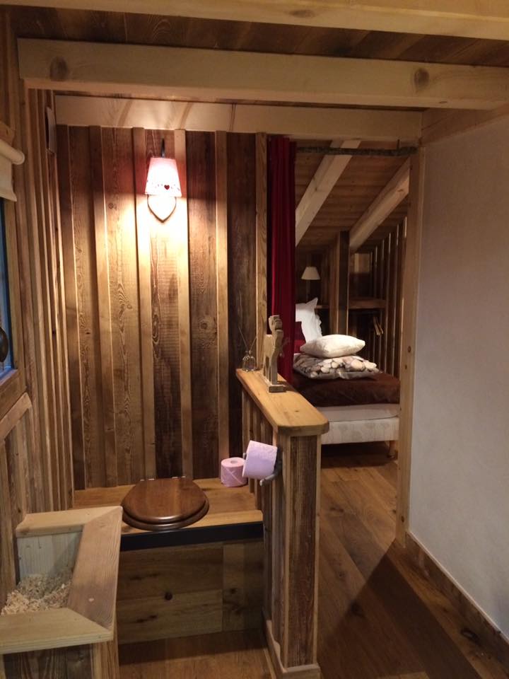 Cabane Spa du Ruisseau : une immersion dans les arbres en Rhône-Alpes à Saint Nicolas La Chapelle — cuisine