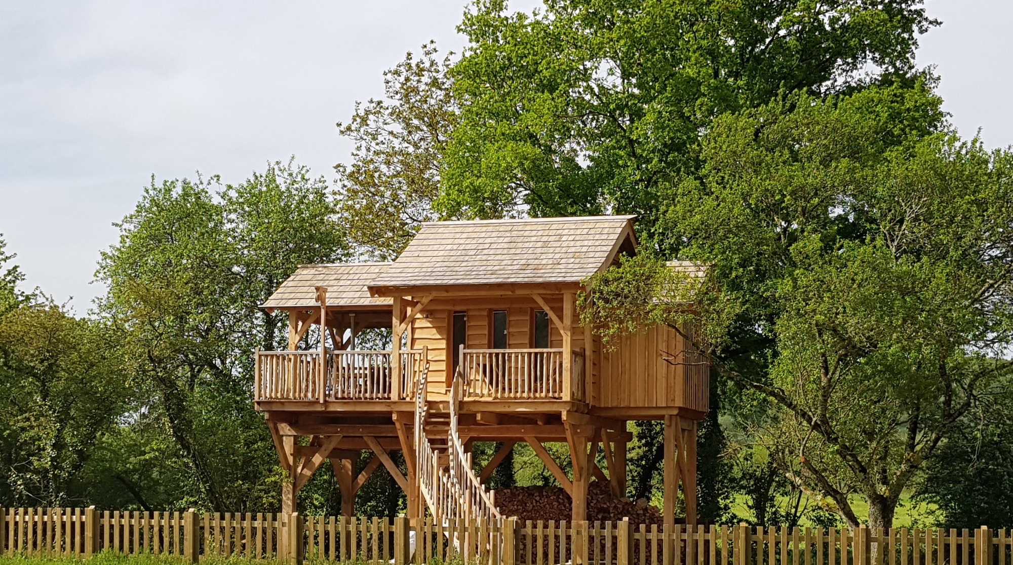 La Cabane Perchée & Spa : une évasion insolite en Bourgogne à Chassey — espace de vie