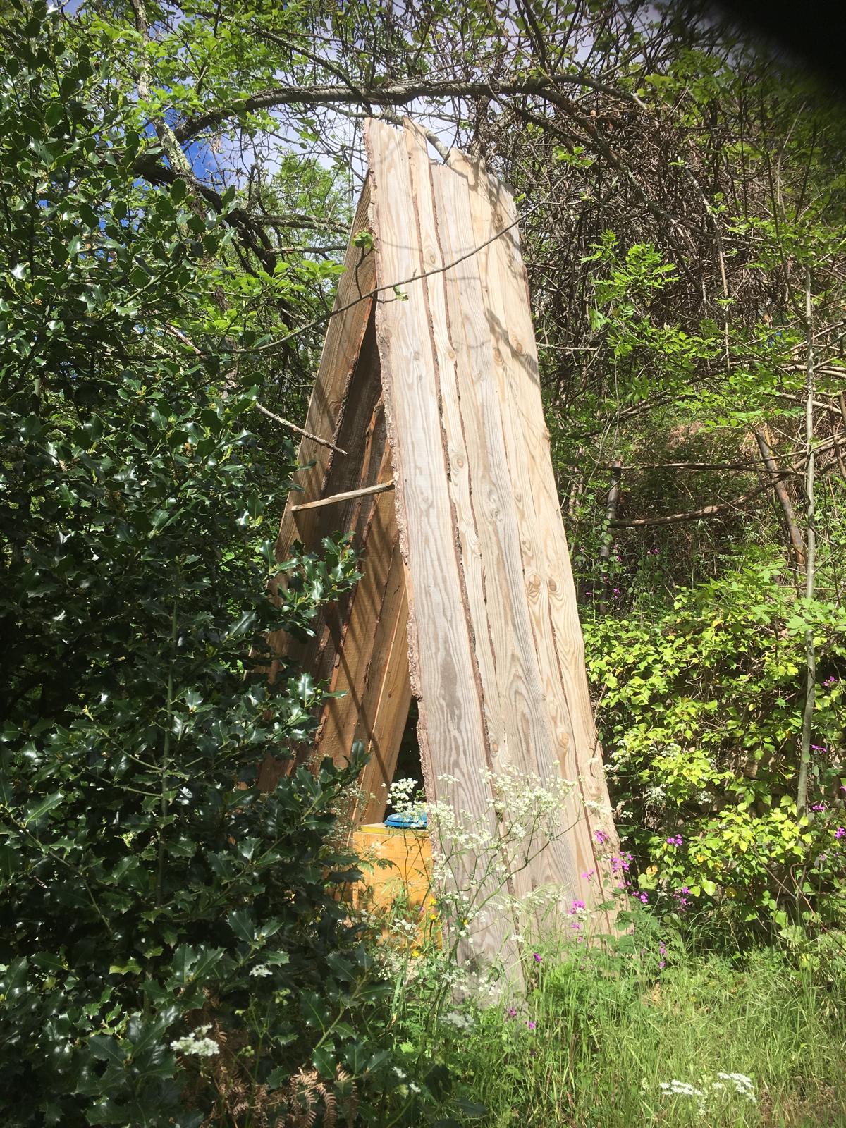 Ardeche river glamping — Tipi avec spa à 7m de la rivière en Ardèche à Le Teil — détail architectural